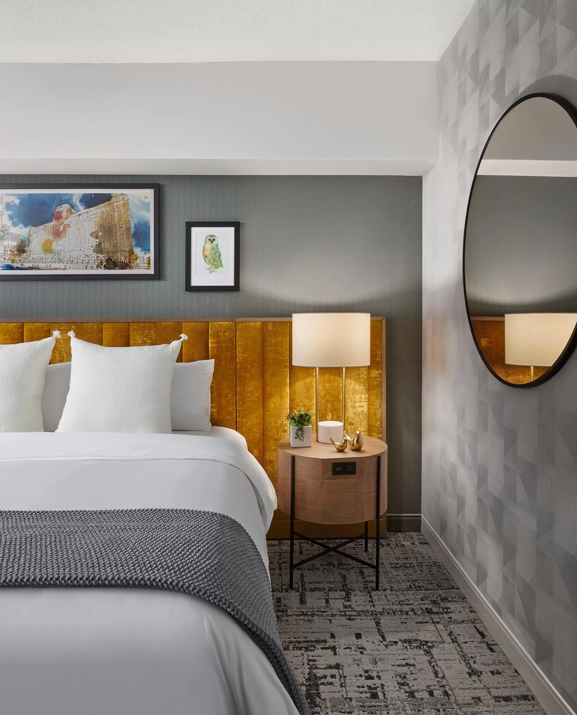 Premium King Room in voco Chicago Downtown - Riverwalk by IHG
