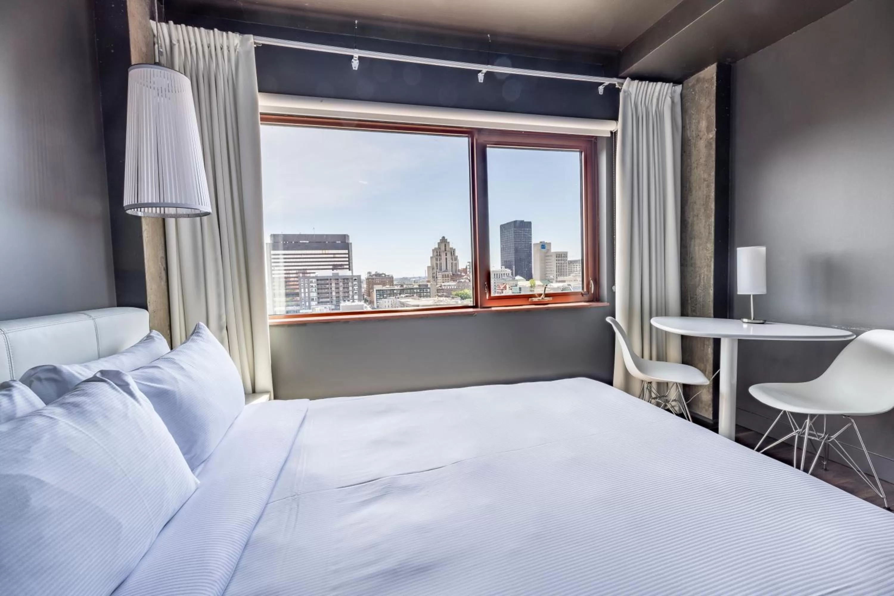 Superior Queen Room in Hotel Zero 1 Montreal