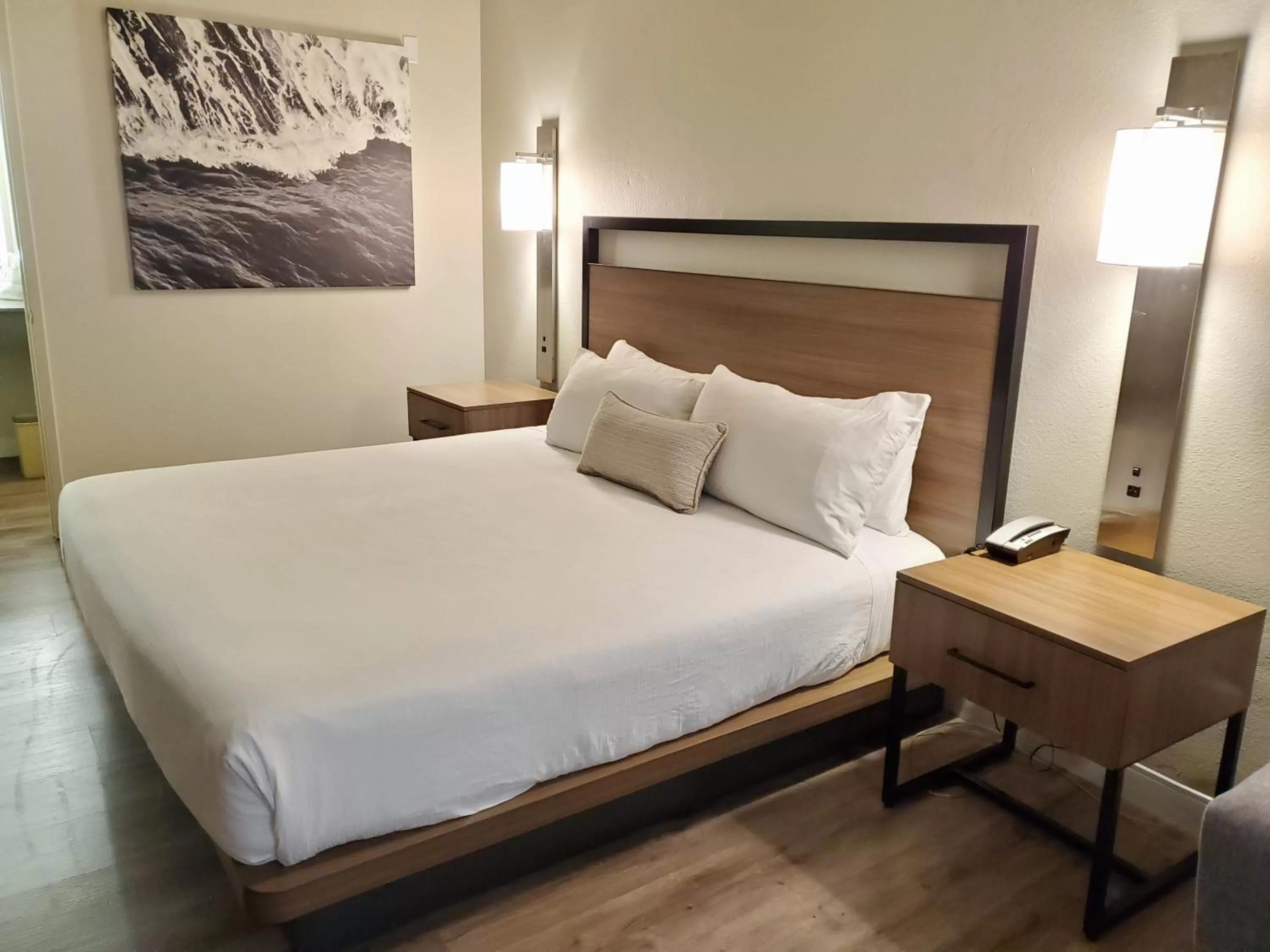 2 Queen Beds, Sofa Bed, Deluxe Room, Non-Smoking - single occupancy in Wyndham Garden San Diego