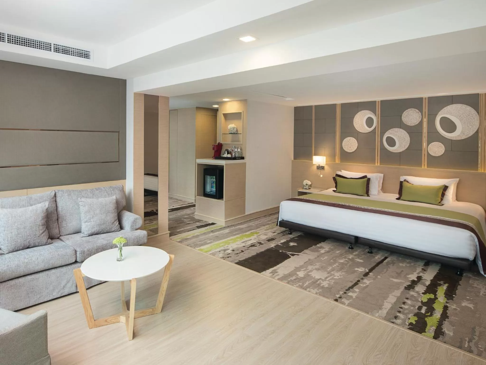 Grand Jacuzzi Suite with Balcony (High Floors) in Solitaire Bangkok Sukhumvit 11