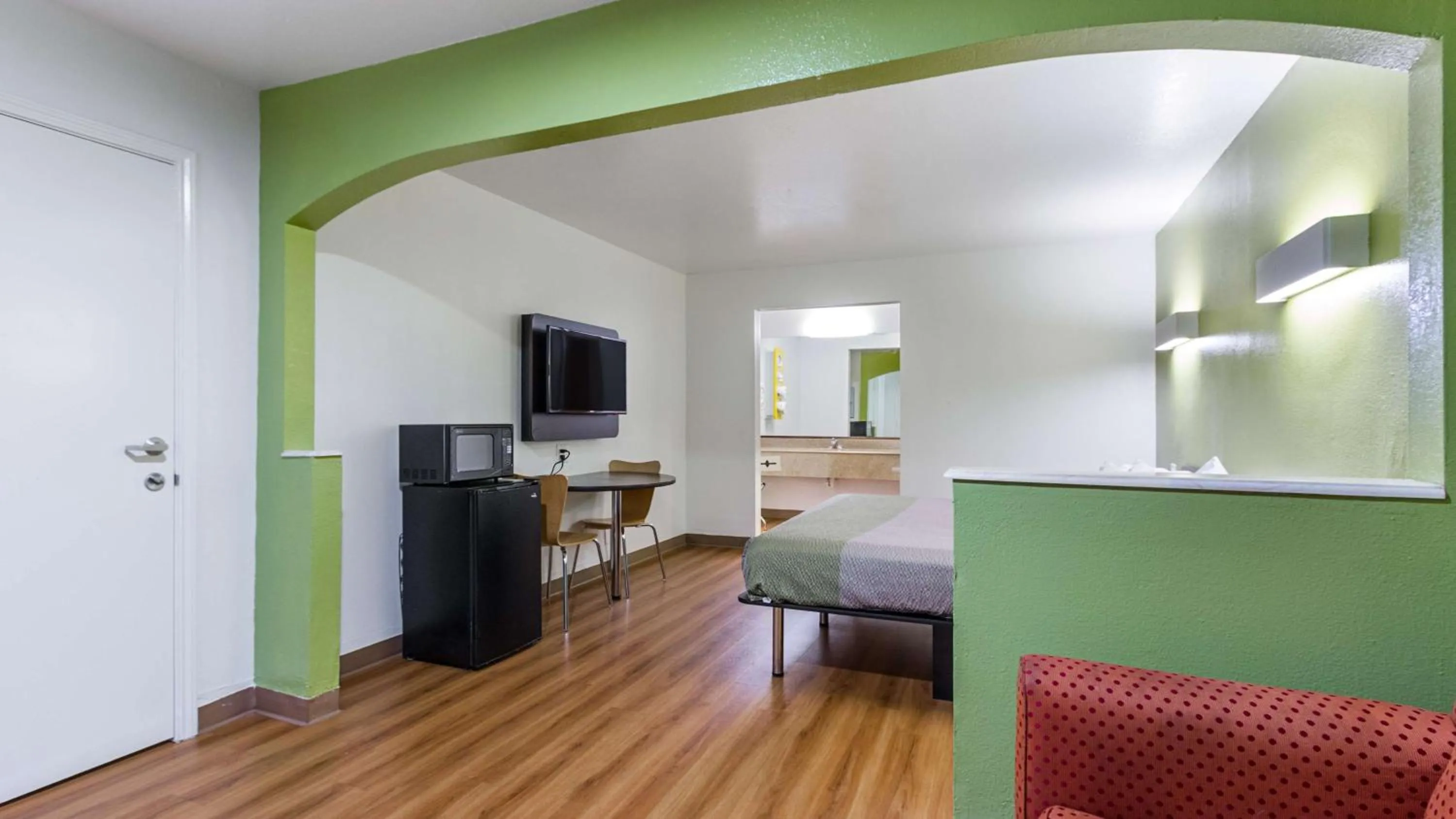 King Room - Disability Access - Non-Smoking in Motel 6-San Marcos, TX - North