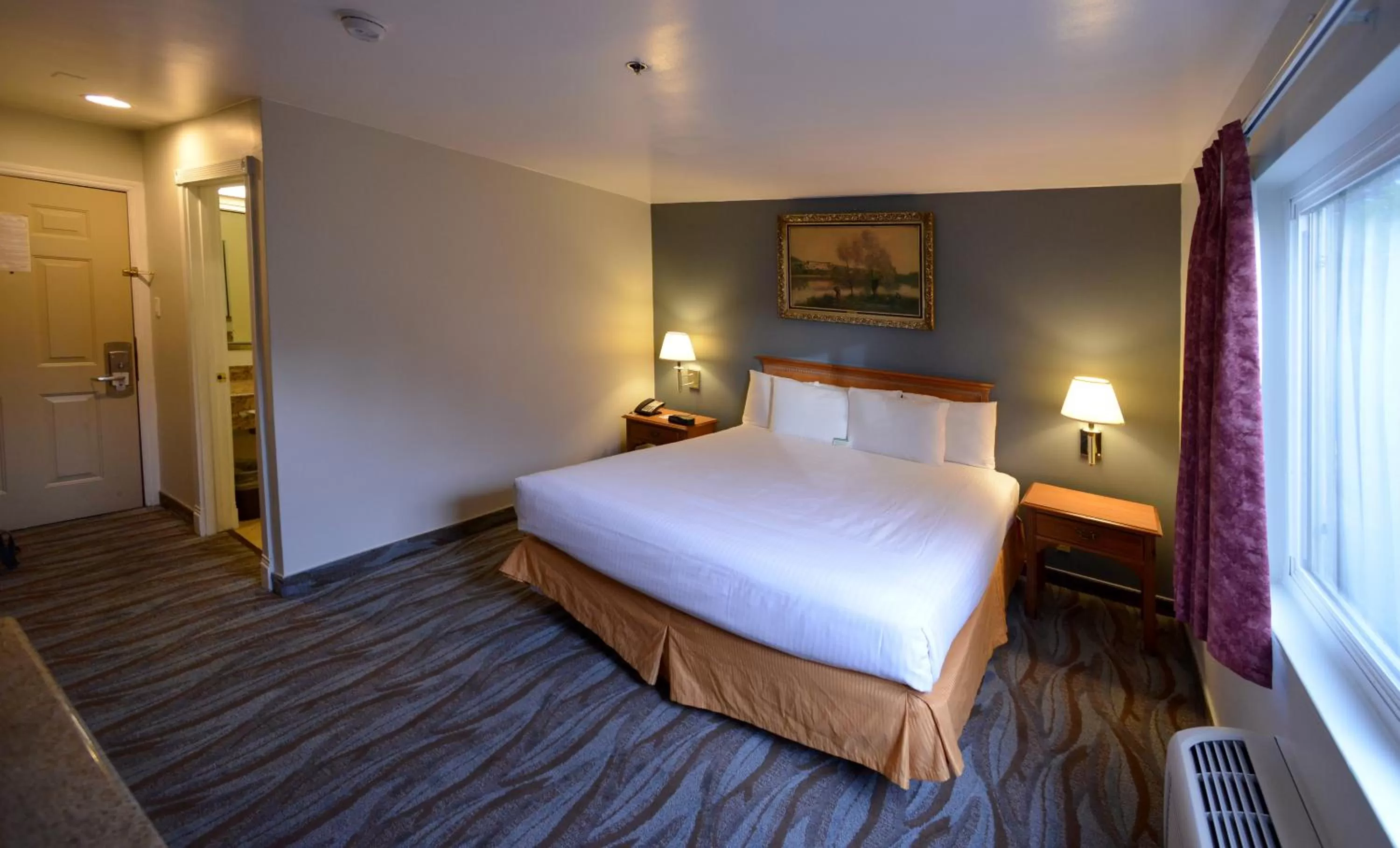 Deluxe King Room in Cherry Orchard Inn