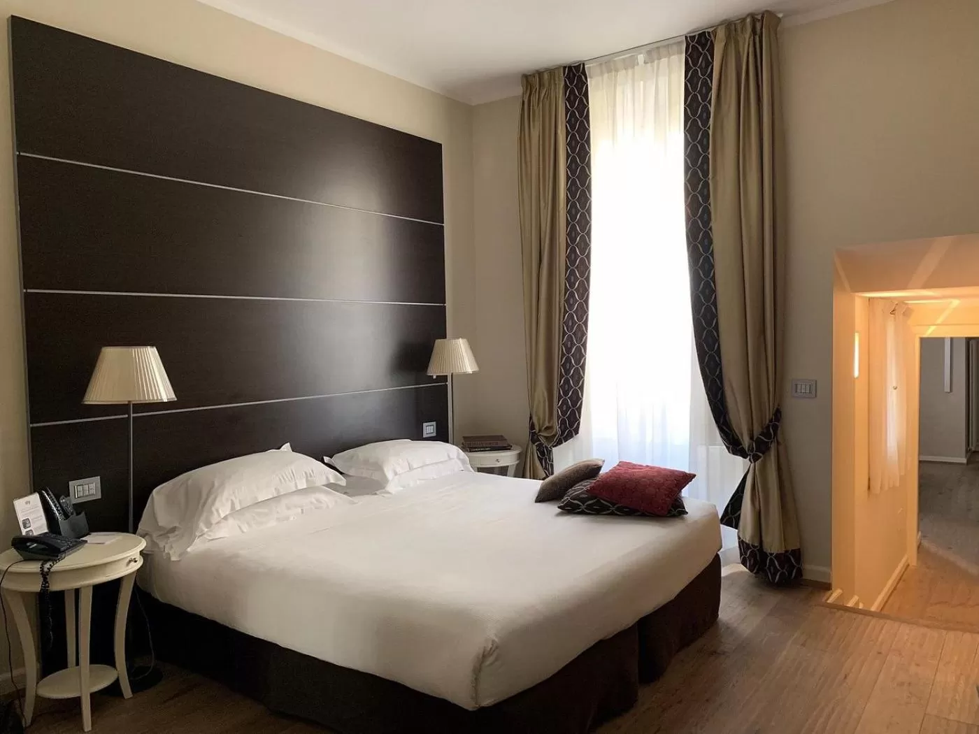 Deluxe Room in TownHouse 33