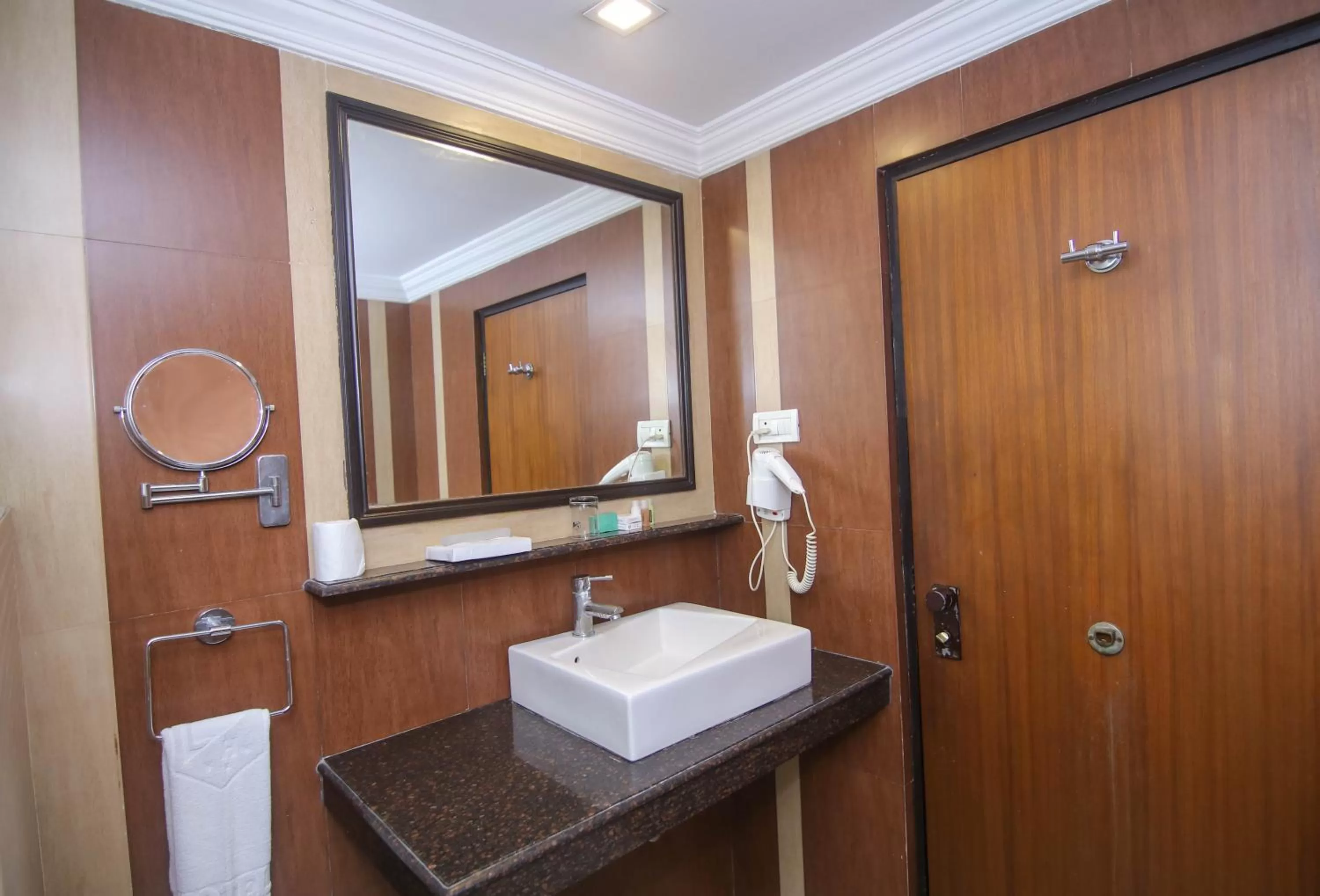 Deluxe Suite - single occupancy in Lytton Hotel