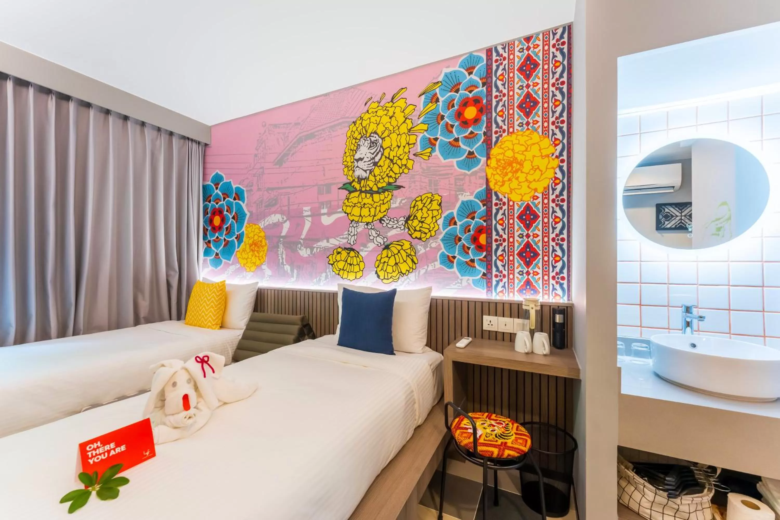 Side by Side in lyf Sukhumvit 8 Bangkok