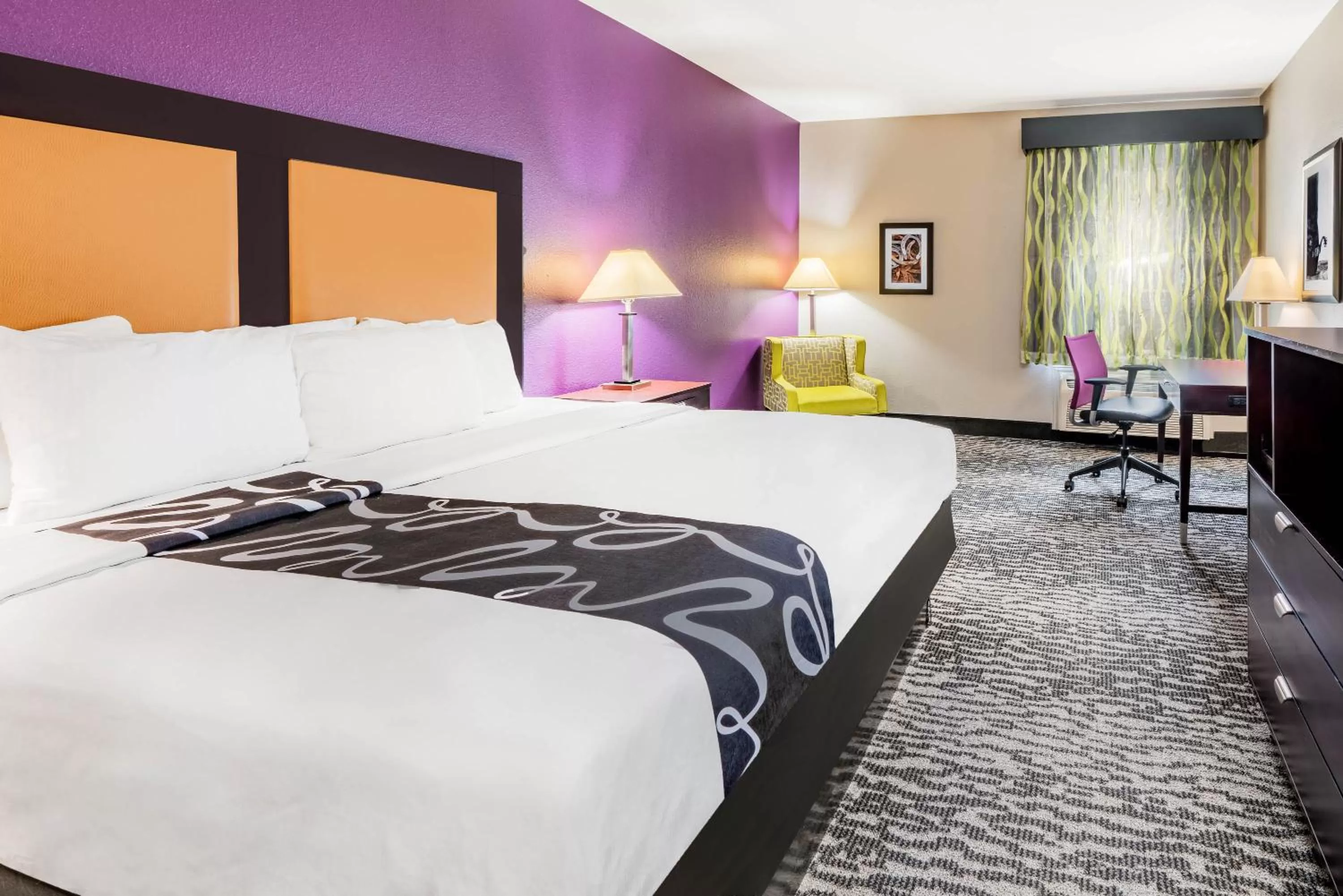 Deluxe King Room in La Quinta by Wyndham DFW Airport West - Bedford