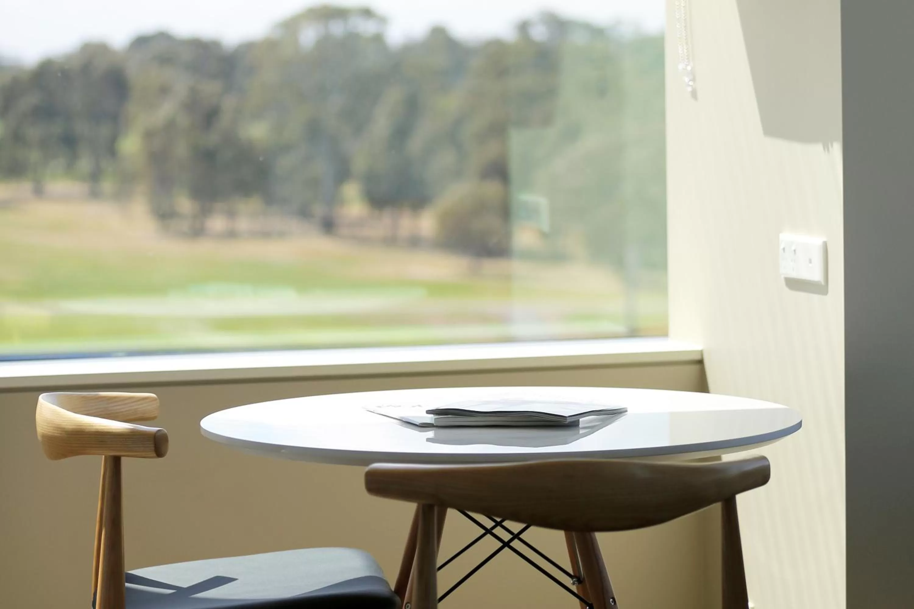 Larwill Parkview King in Art Series - The Larwill Studio