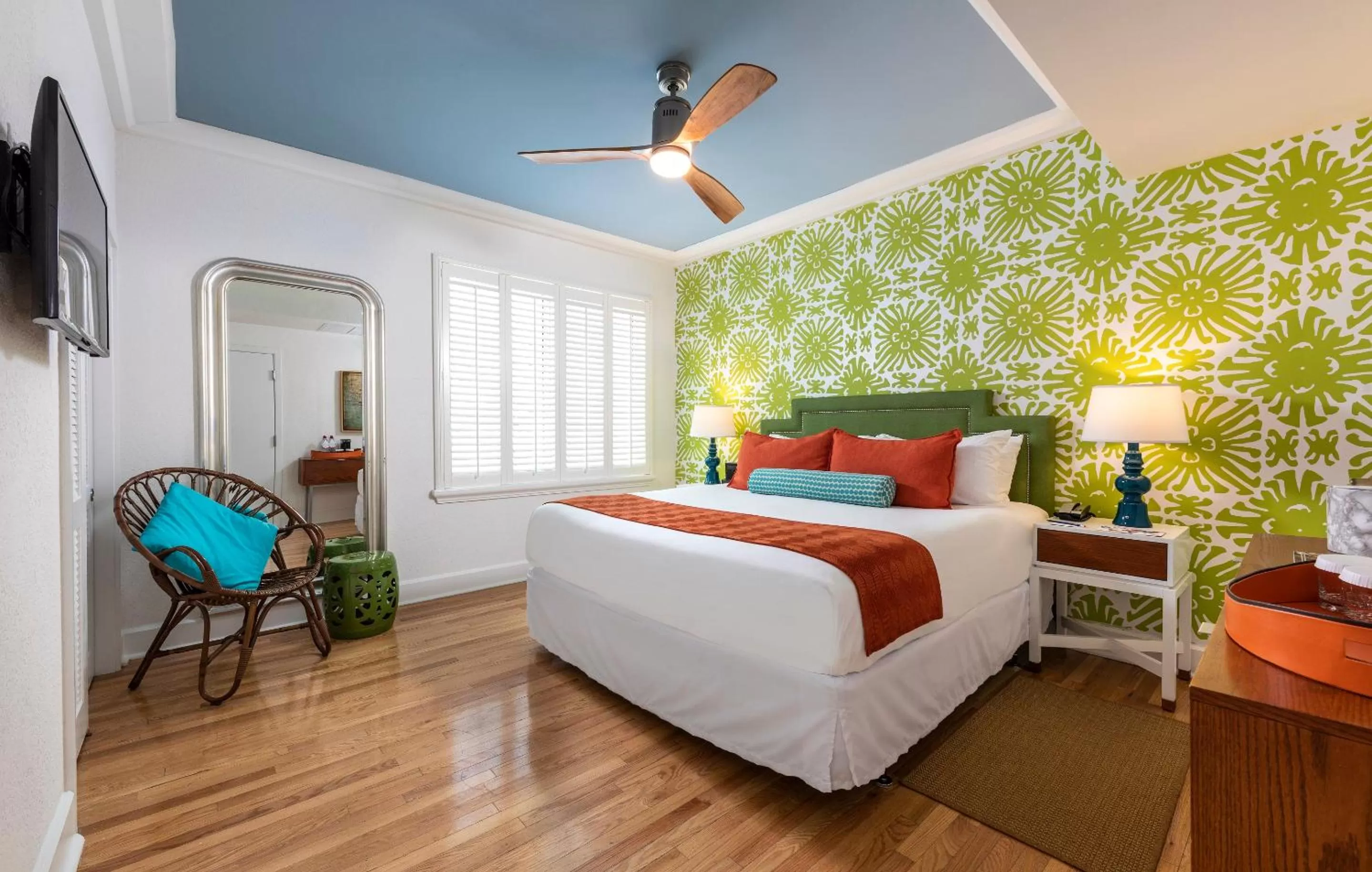 Queen Room - Disability Access in Circa 39 Hotel, an IHG Hotel