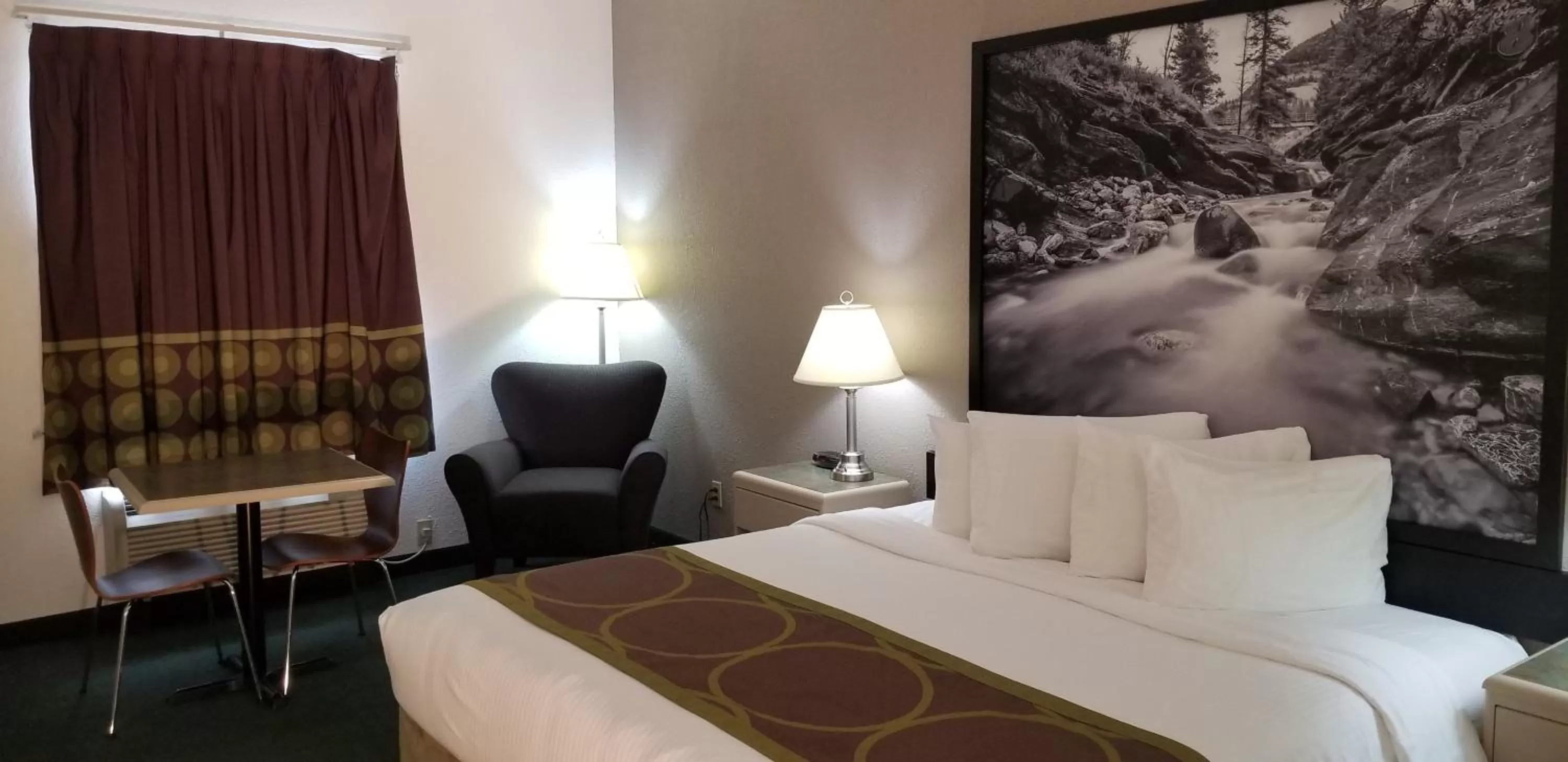 King Room - Non-Smoking in Super 8 by Wyndham Pincher Creek AB