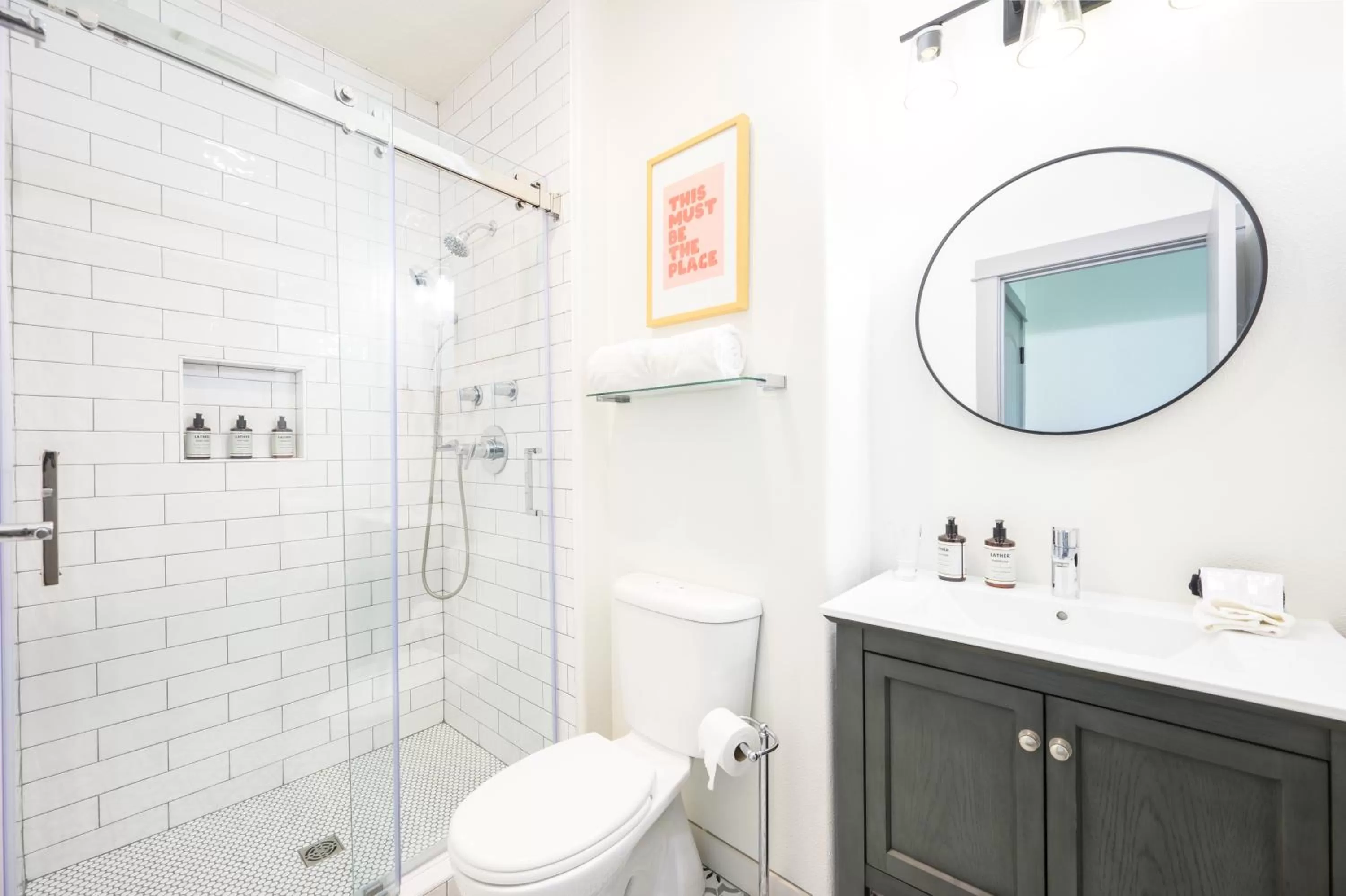 02 - King Room in The Setting Inn Willamette Valley