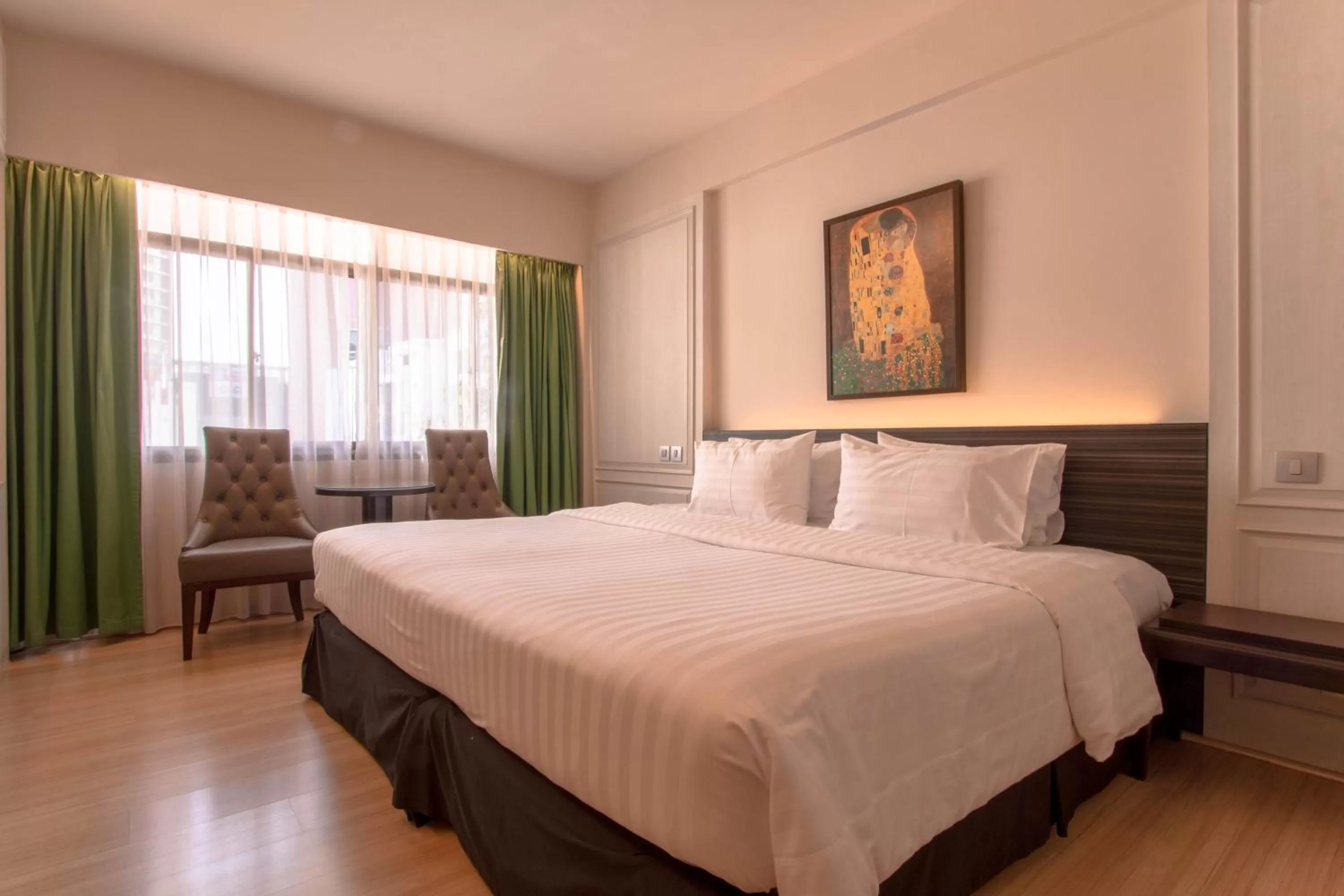 Premier King Room in The Residence Rajtaevee Hotel