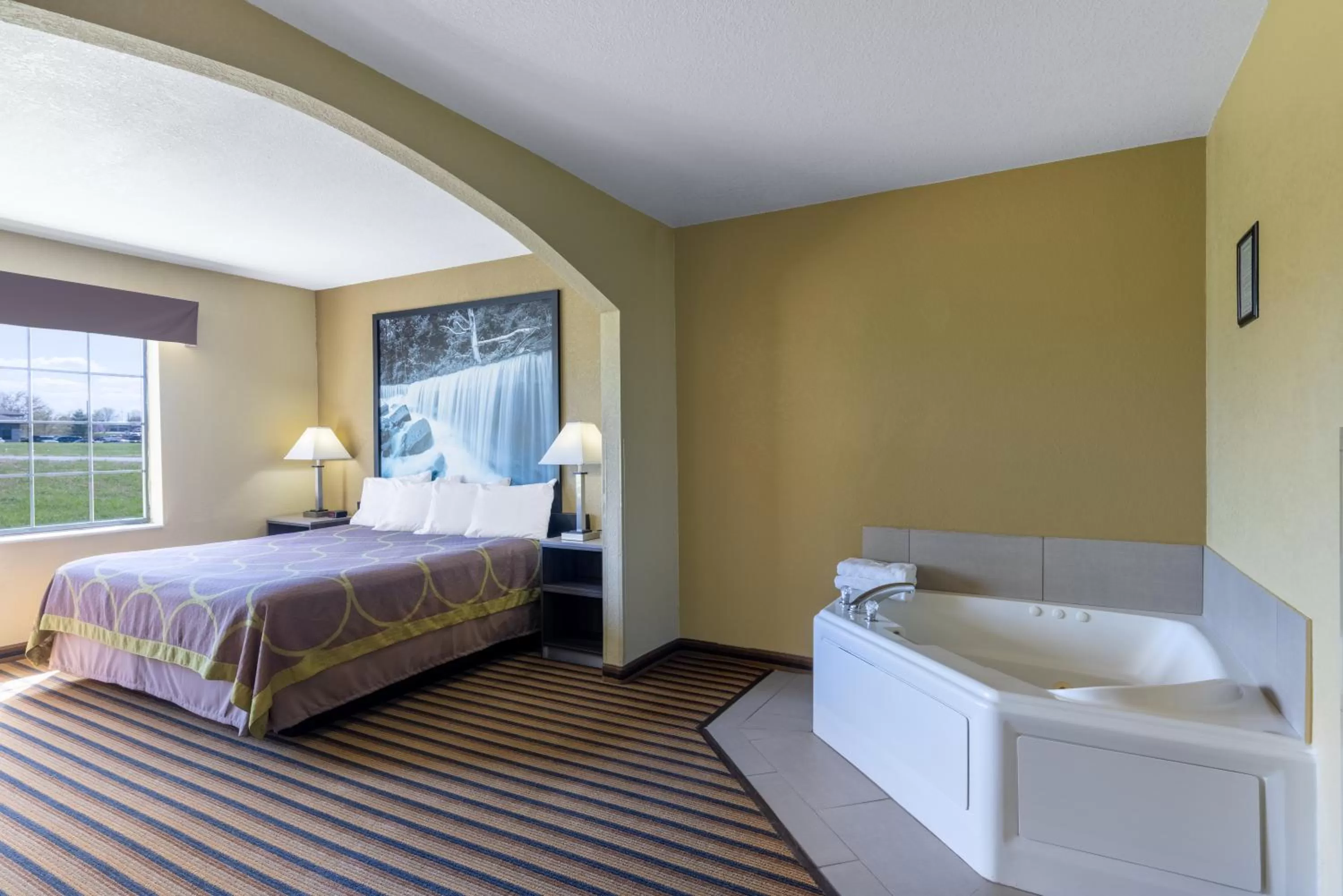 King Studio Suite - Non-Smoking in Super 8 by Wyndham Nixa/Springfield Area