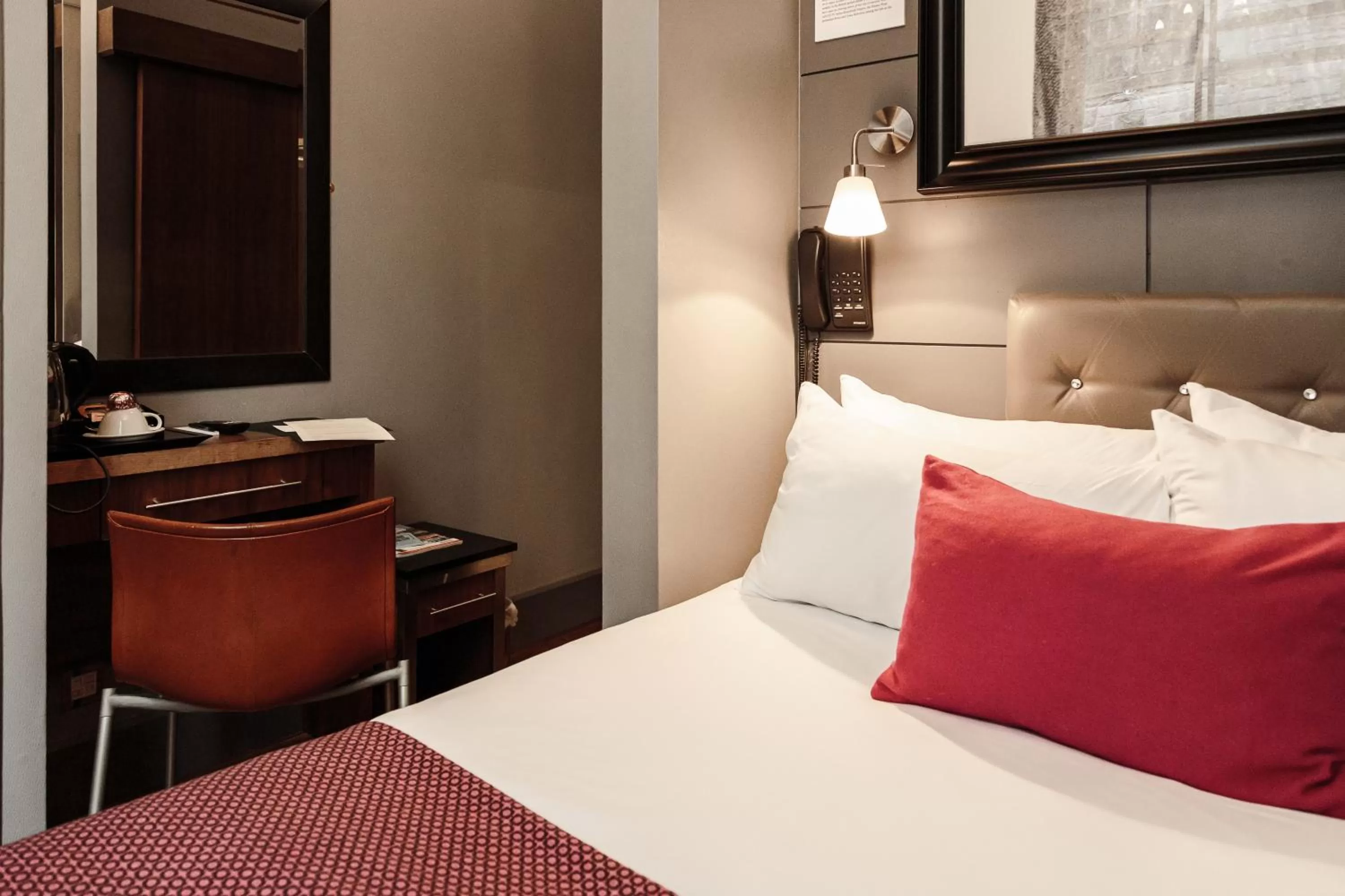 Classic Single Room in Angels Share Hotel