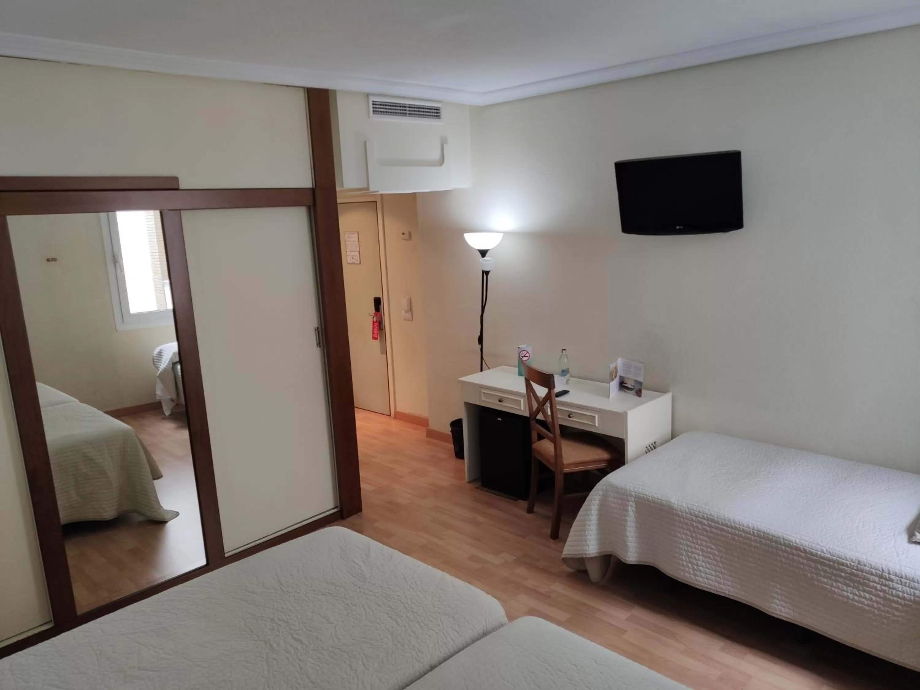 Triple Room in Hotel Pasarela