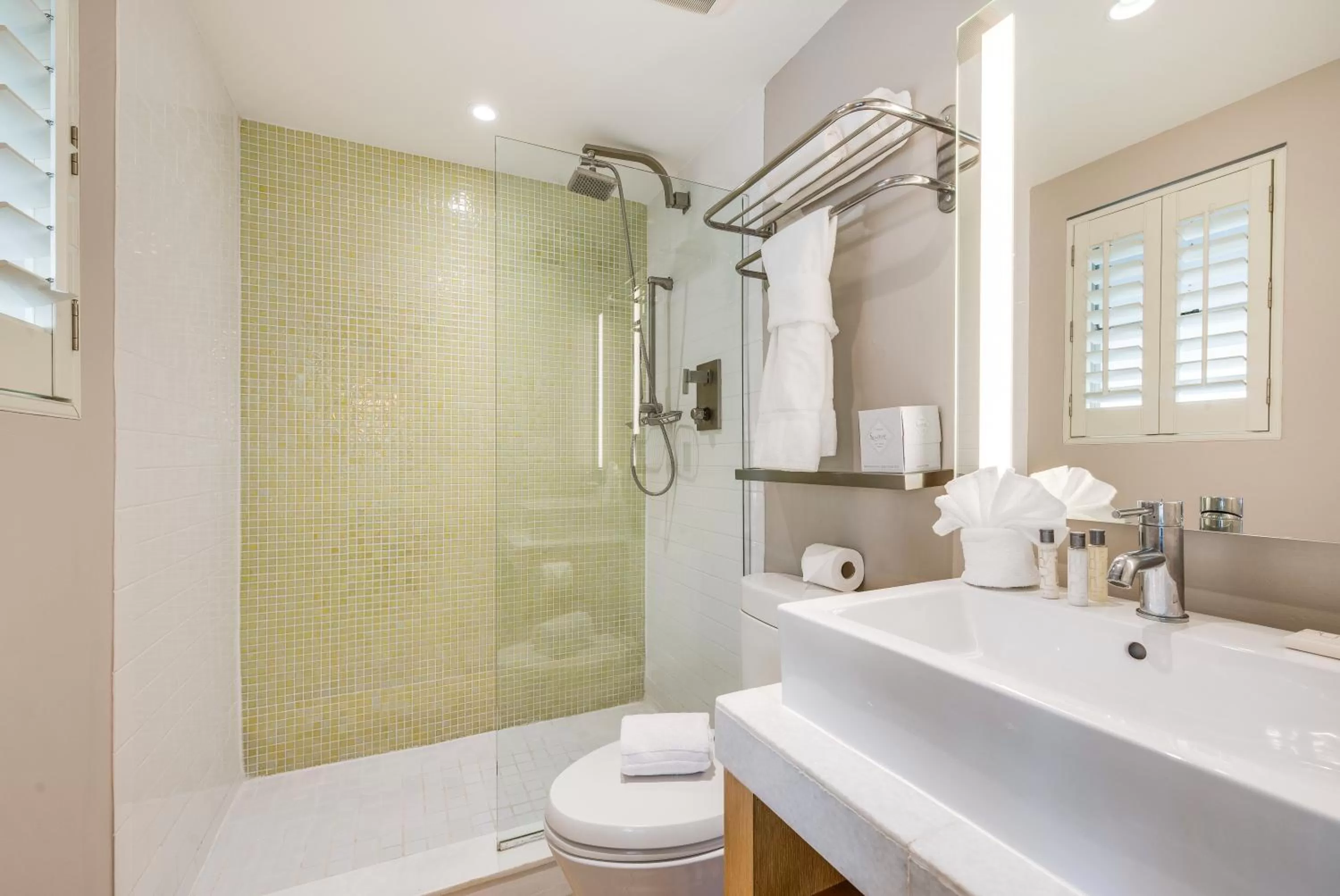 Standard King Room - Non Smoking in The Landon Bay Harbor-Miami Beach