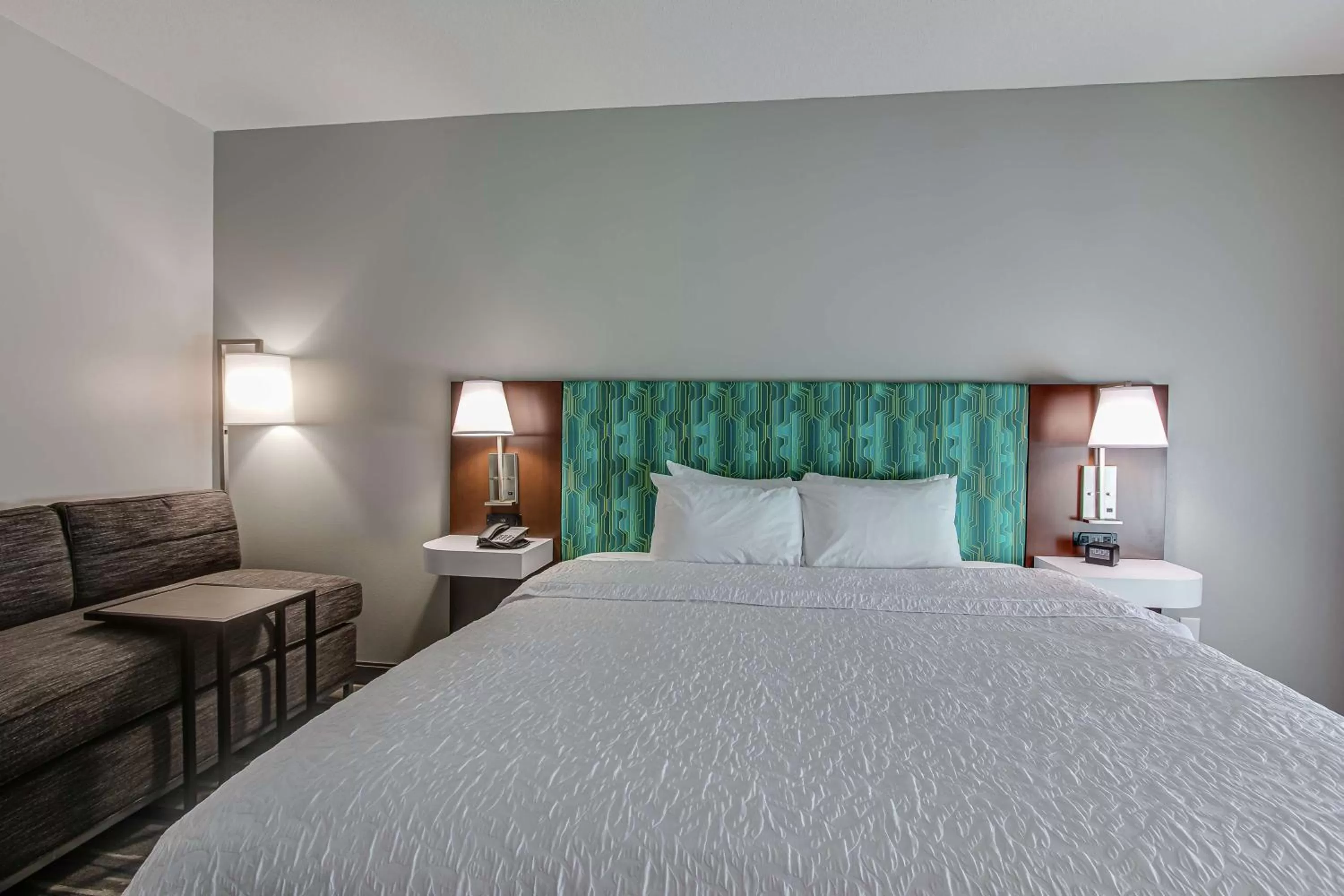 King Room - Mobility Access/Non-Smoking in Hampton Inn Oak Grove Fort Campbell