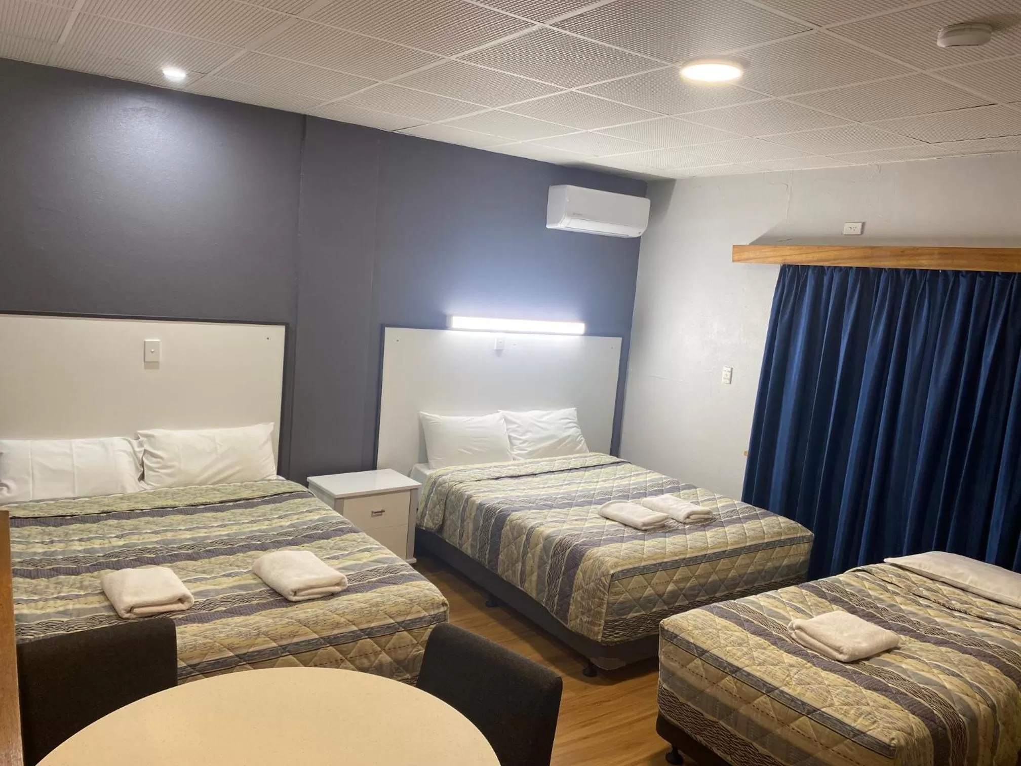 Deluxe Family Room in Tollgate Motel