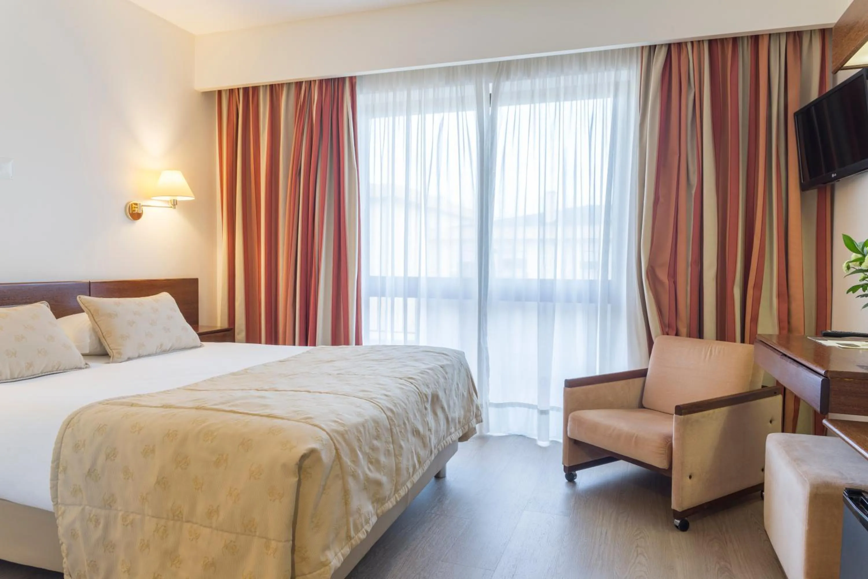 Single Room in Hotel Cinquentenario & Conference Center