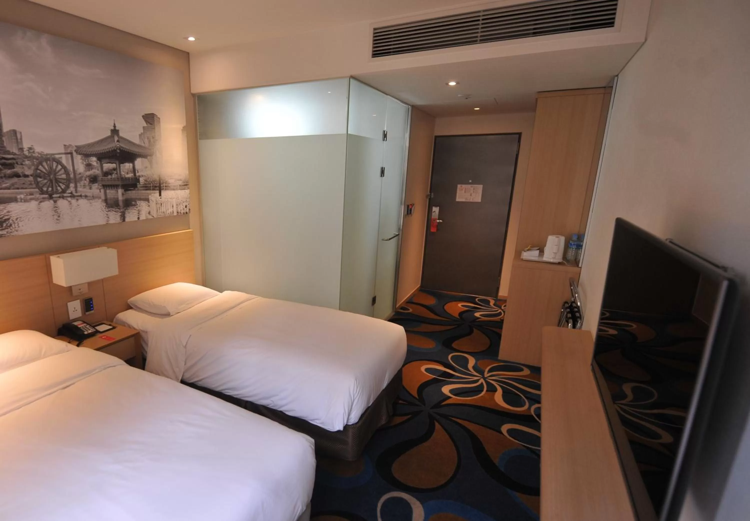 Superior Twin Room in Travelodge Myeongdong Euljiro