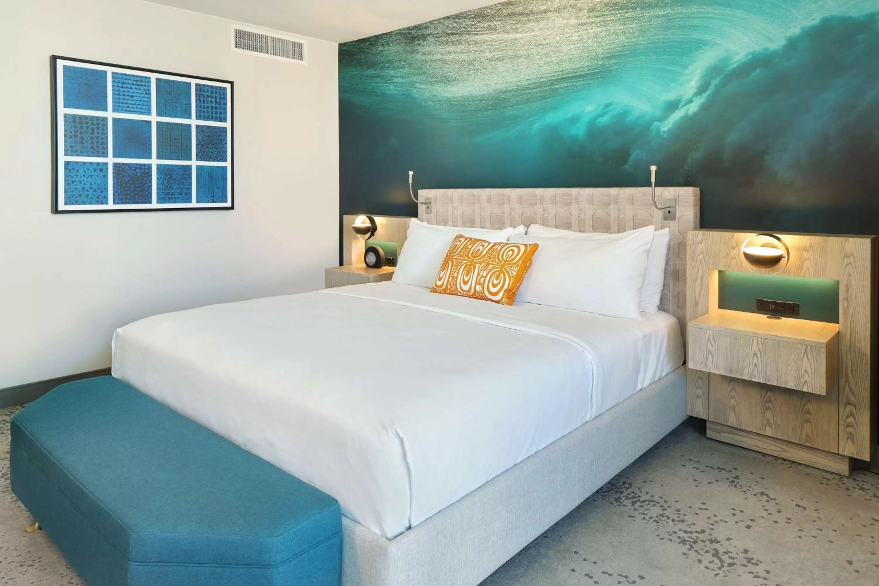 Accessible Waikiki View 1 King Bed in OUTRIGGER Waikiki Beachcomber Hotel