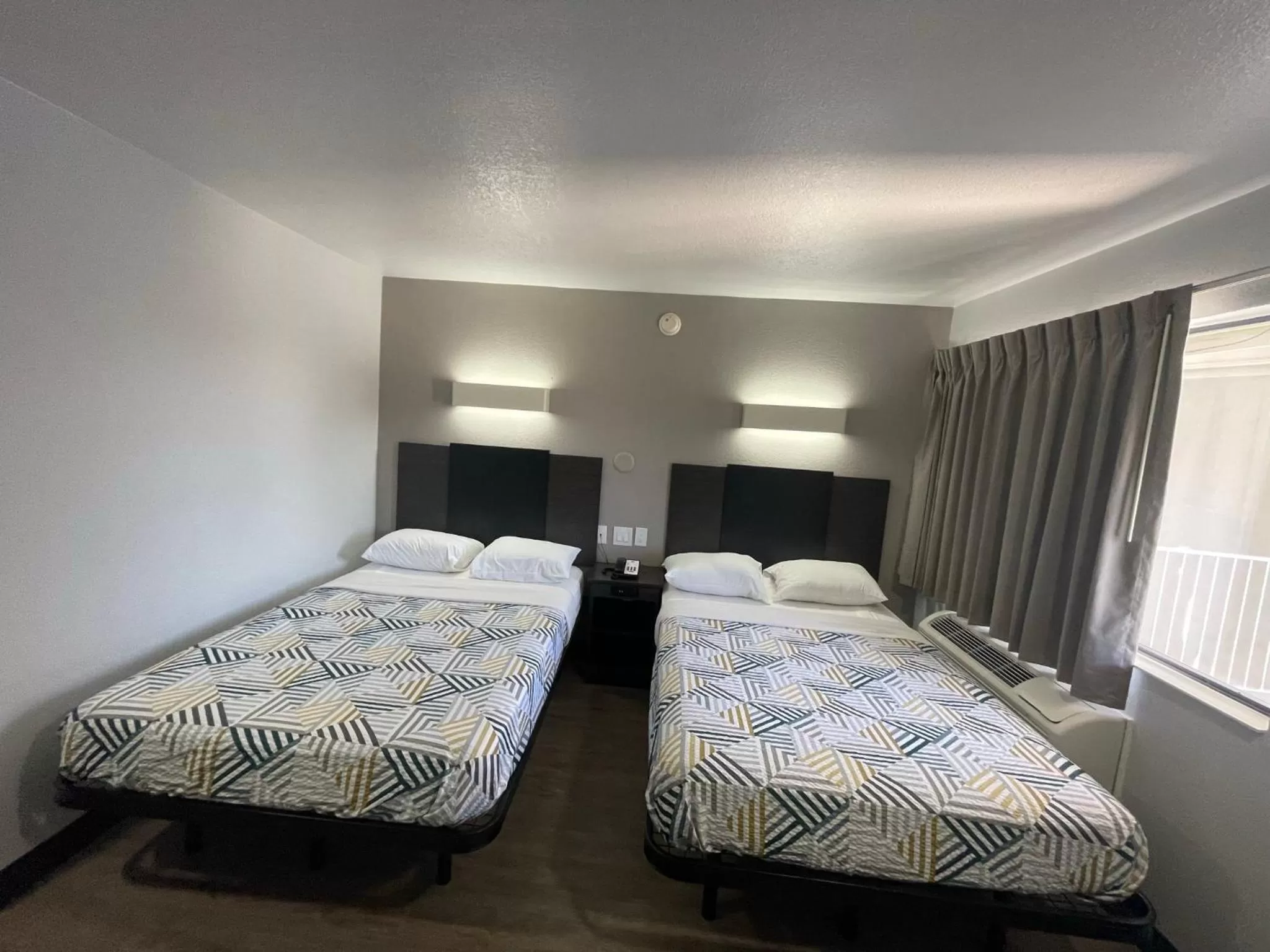Deluxe Double Room with Two Double Beds Smoking in Motel 6 Denton, TX - UNT