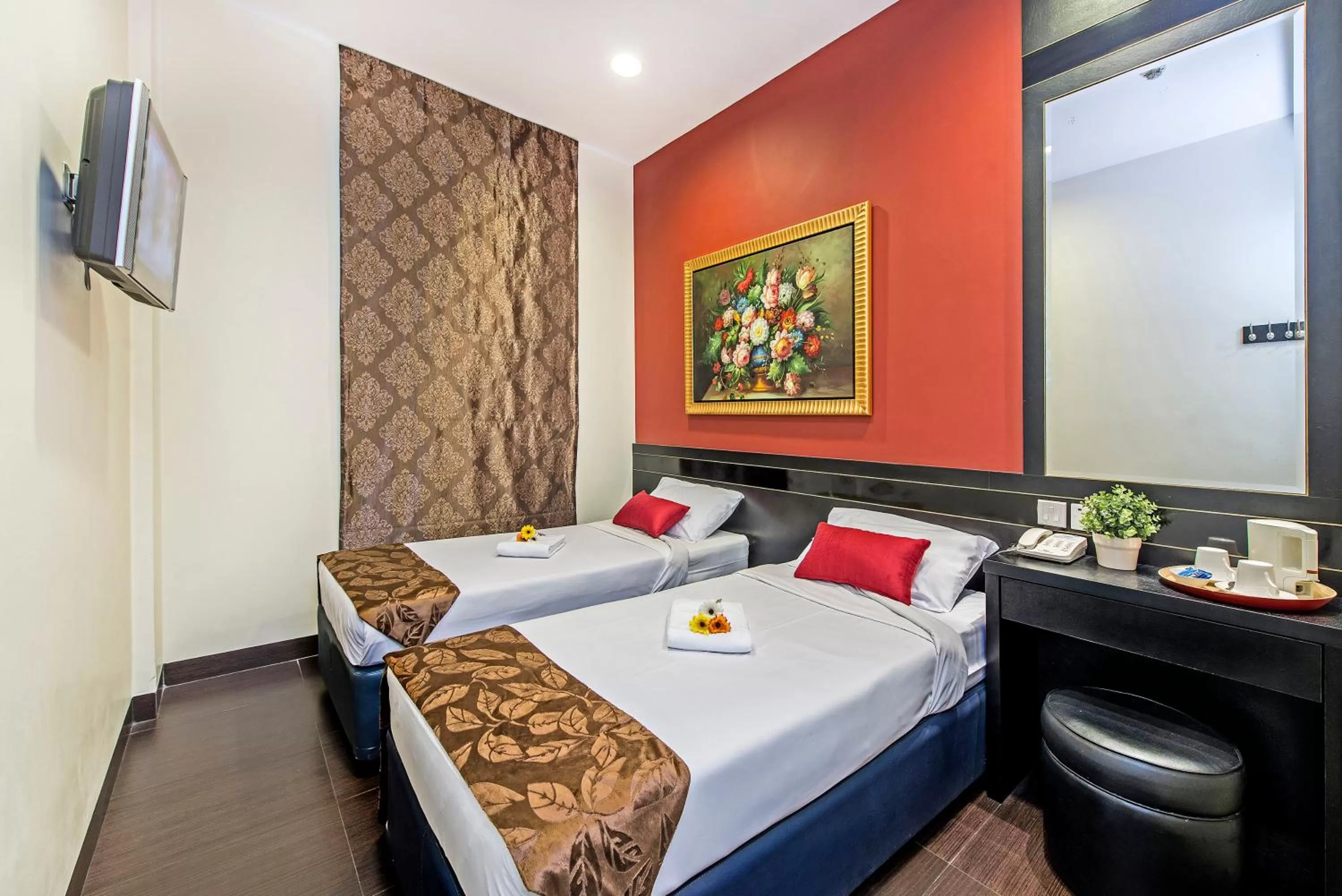 Superior Twin Room in Hotel 81 Kovan