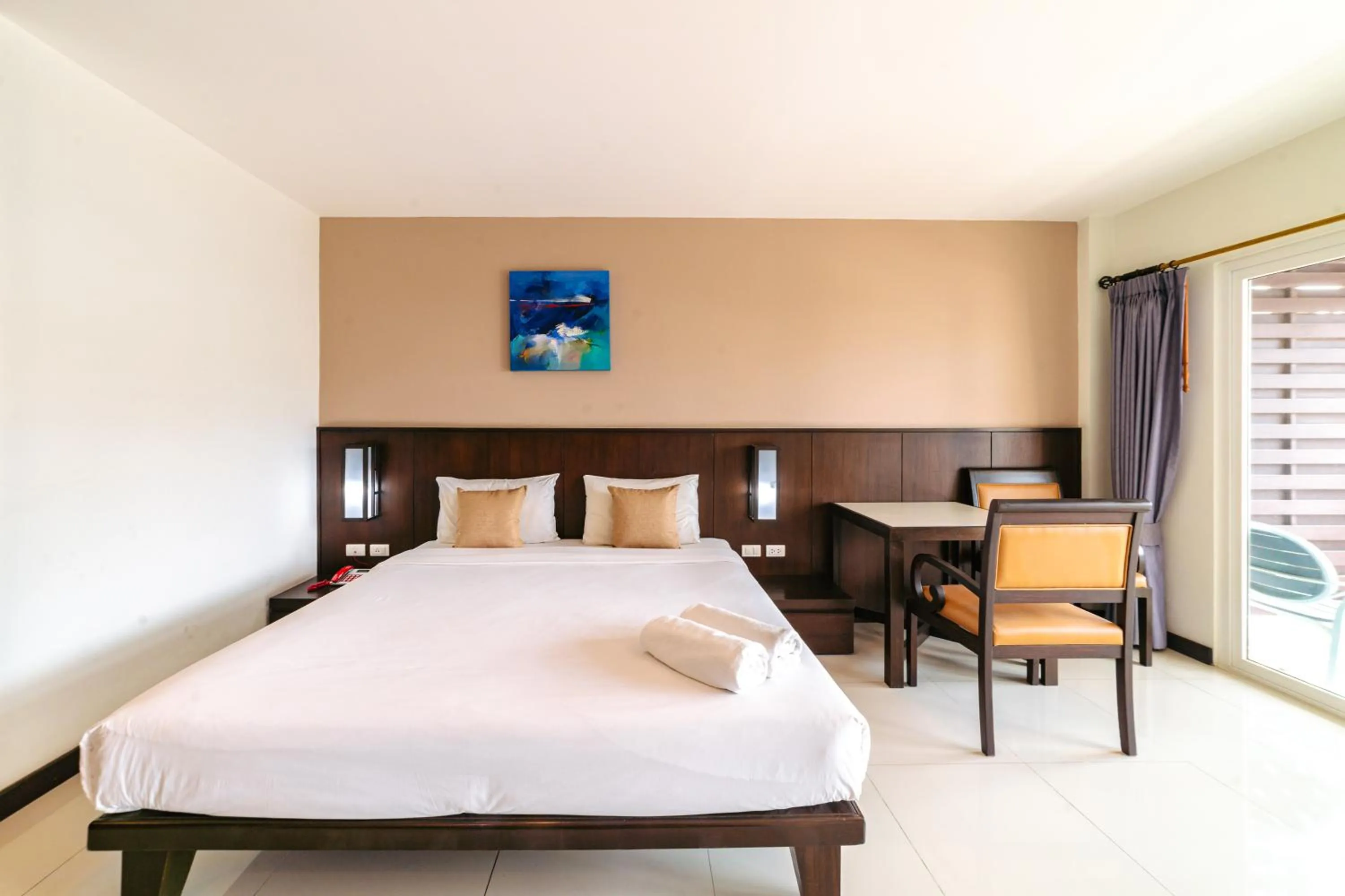 Deluxe Double or Twin Room in Ratana Hotel Sakdidet, PHUKET TOWN