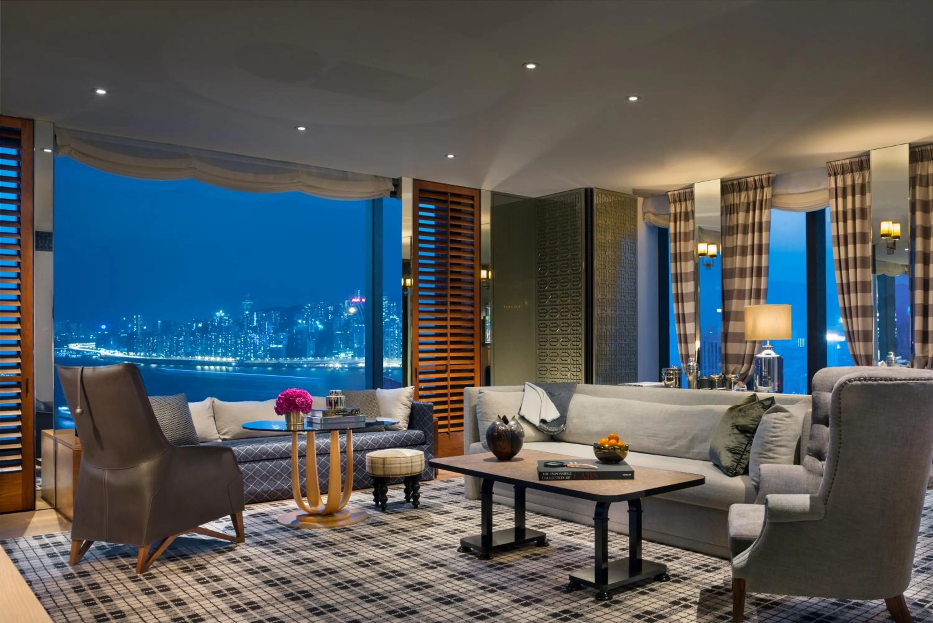 Corner Suite with Harbor View in Rosewood Hong Kong