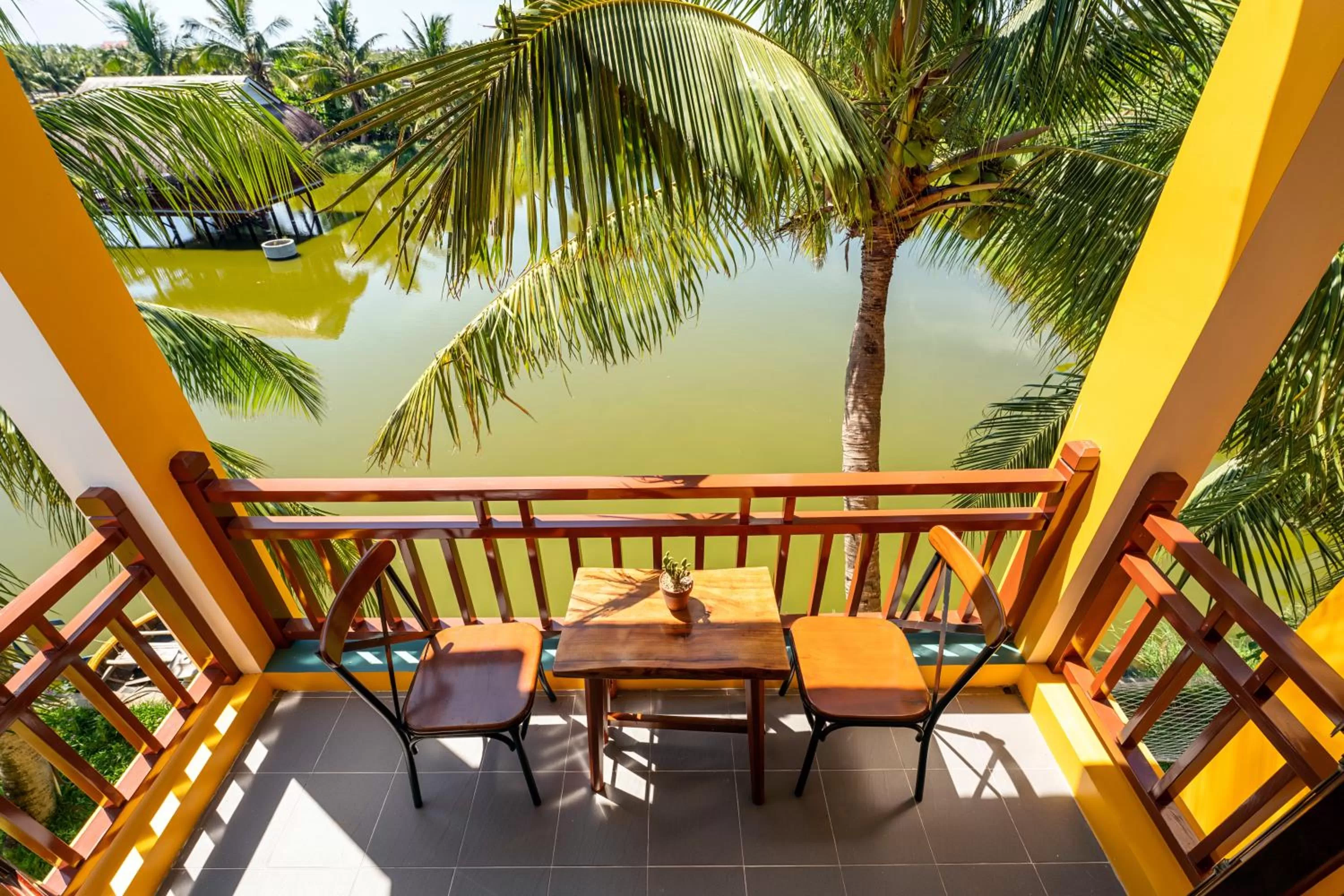 CALM LAKE VIEW ROOM in ZEN RETREAT HOI AN