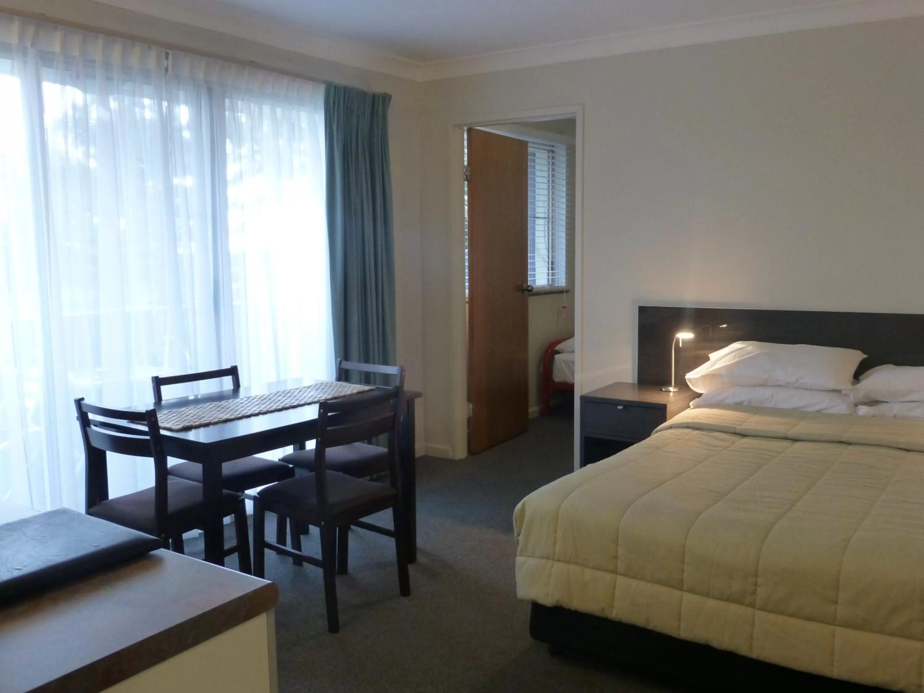 Two Bedroom Family - Annex in Park Ridge Retreat