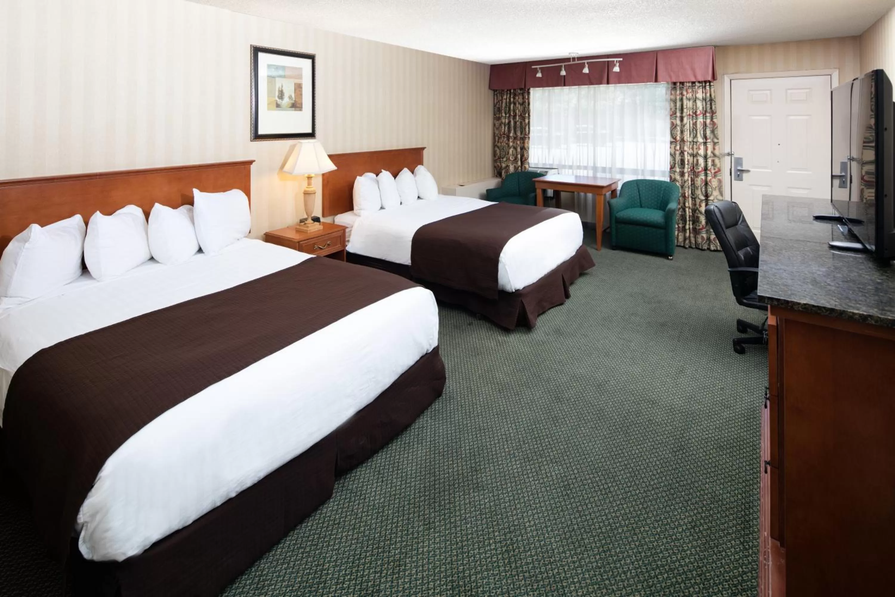 Queen Room with Two Queen Beds - Disability Access in Red Lion Inn & Suites Missoula
