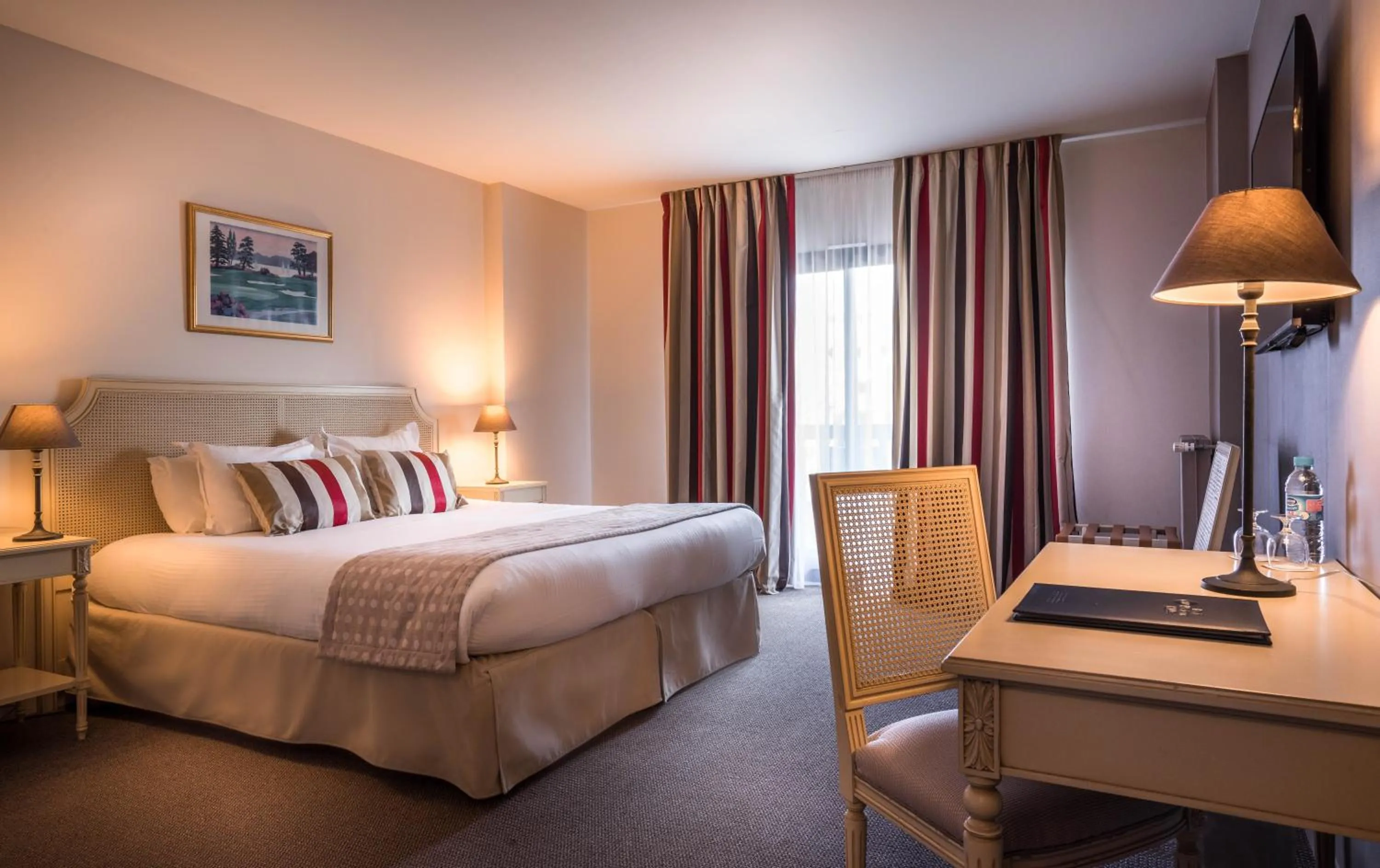 Superior King Room - Non-Smoking in Best Western Plus Hostellerie Du Vallon