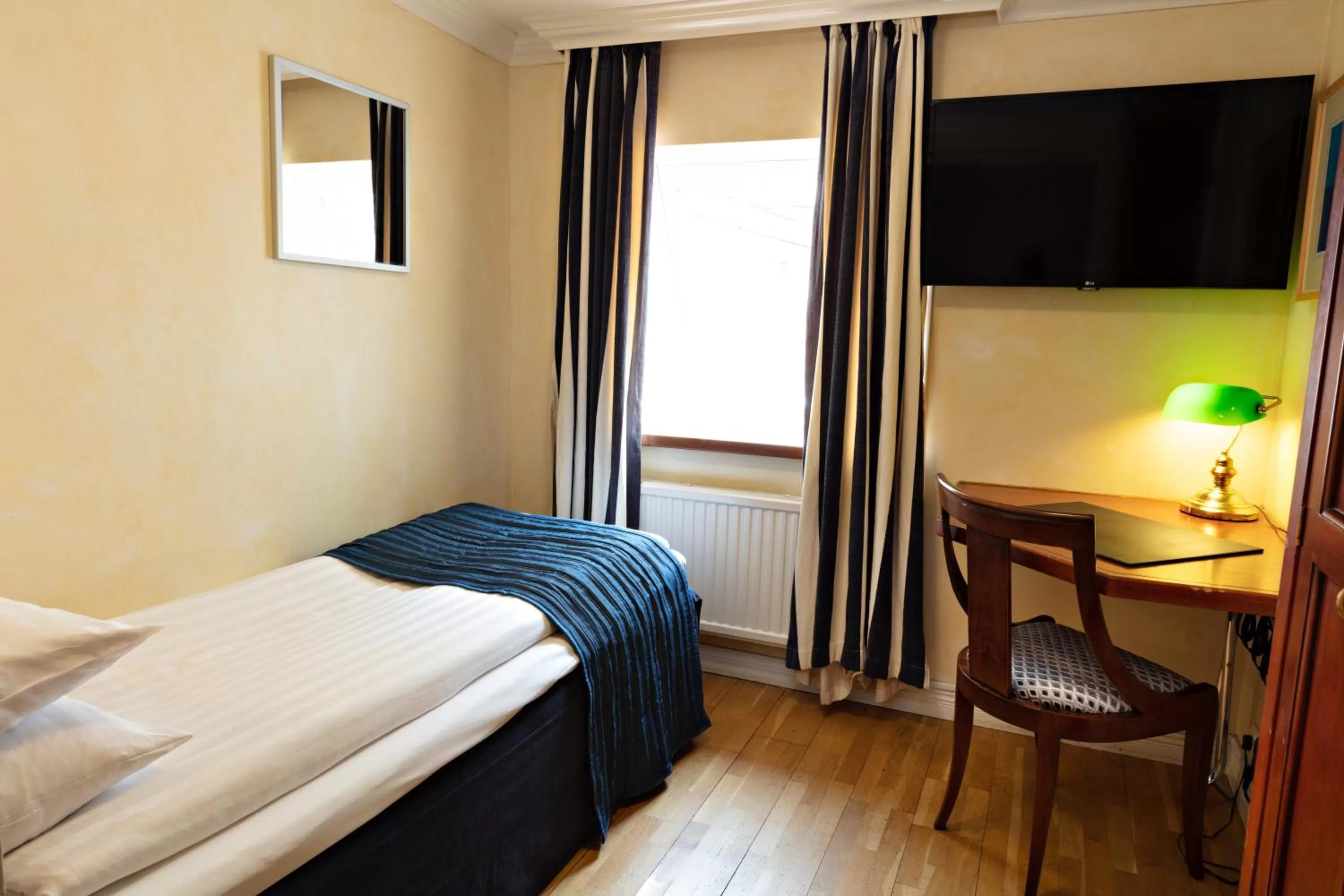Standard Single Room in Center Hotel - Sure Hotel by Best Western