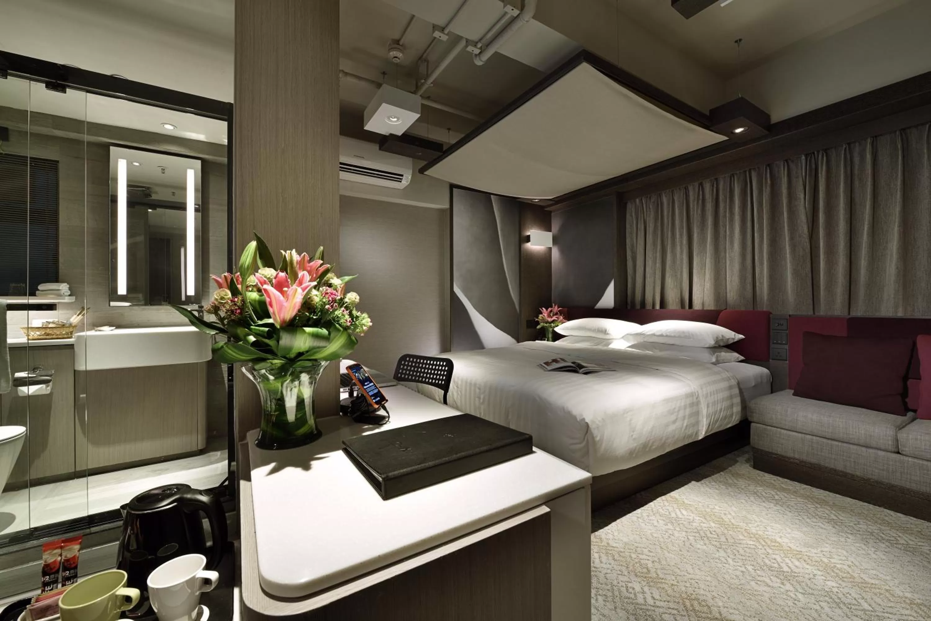 Deluxe King Room in Xi Hotel