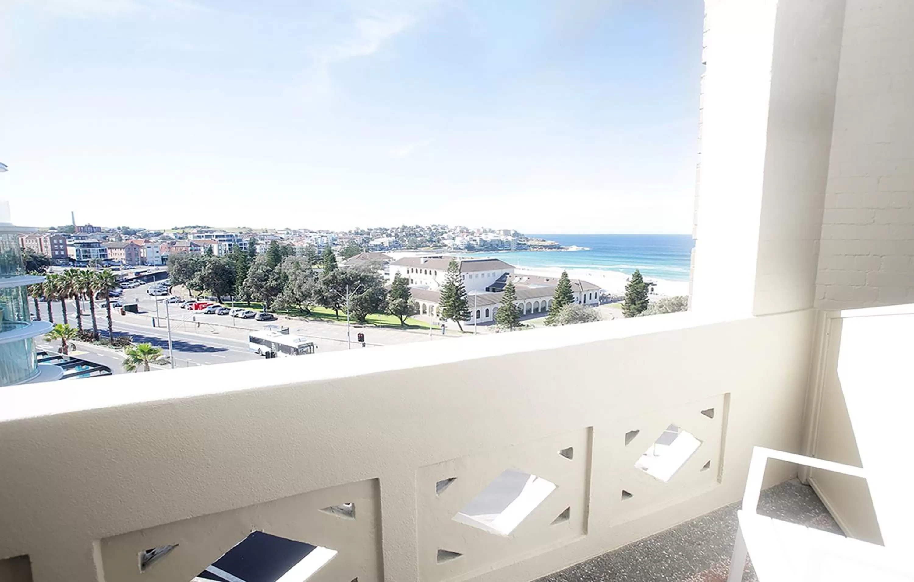 Standard Queen Room with Private Balcony Ocean Views in Hotel Bondi