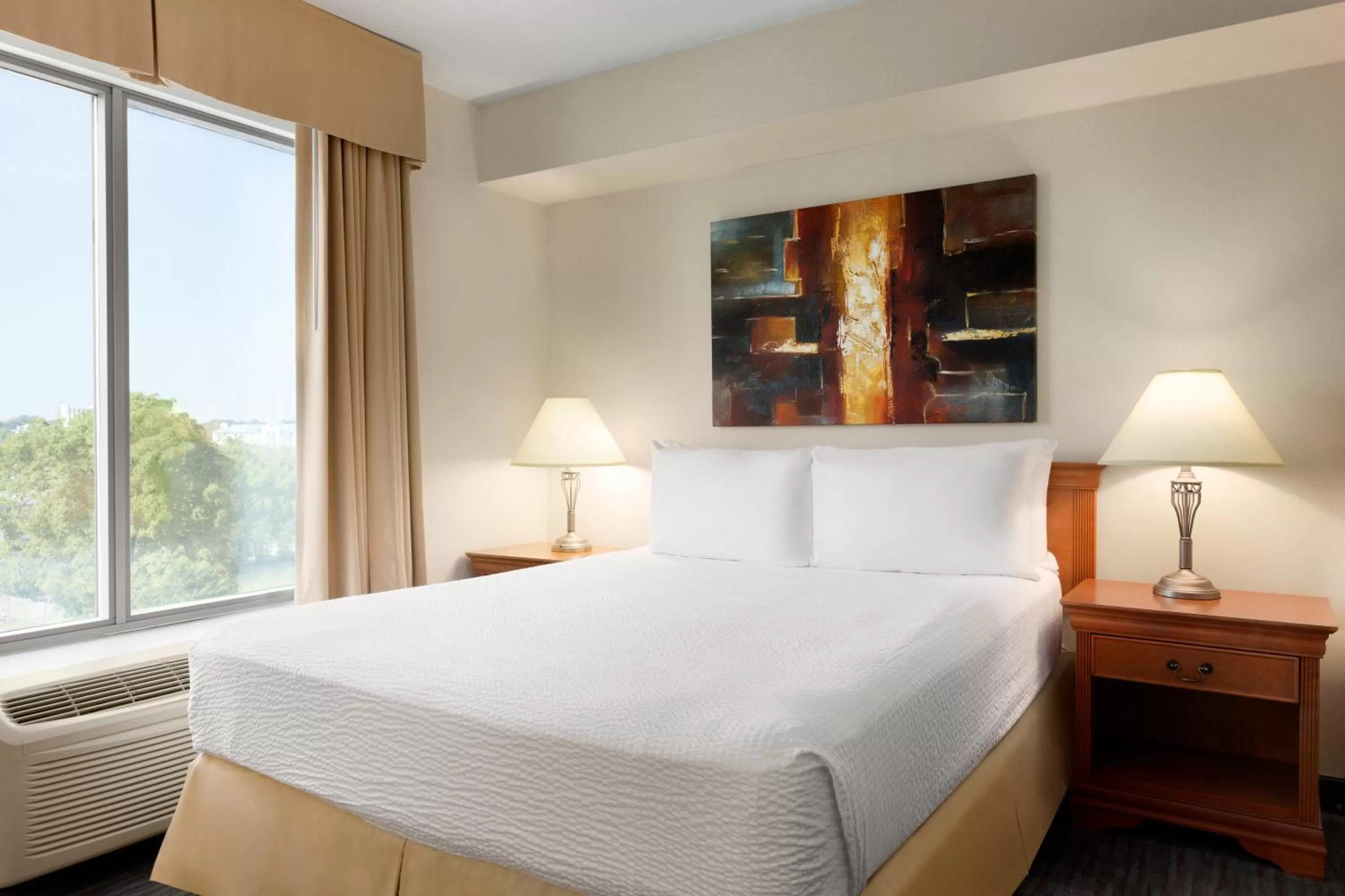 King Suite with Sofa Bed in Days Inn by Wyndham Niagara Falls Centre St By the Falls