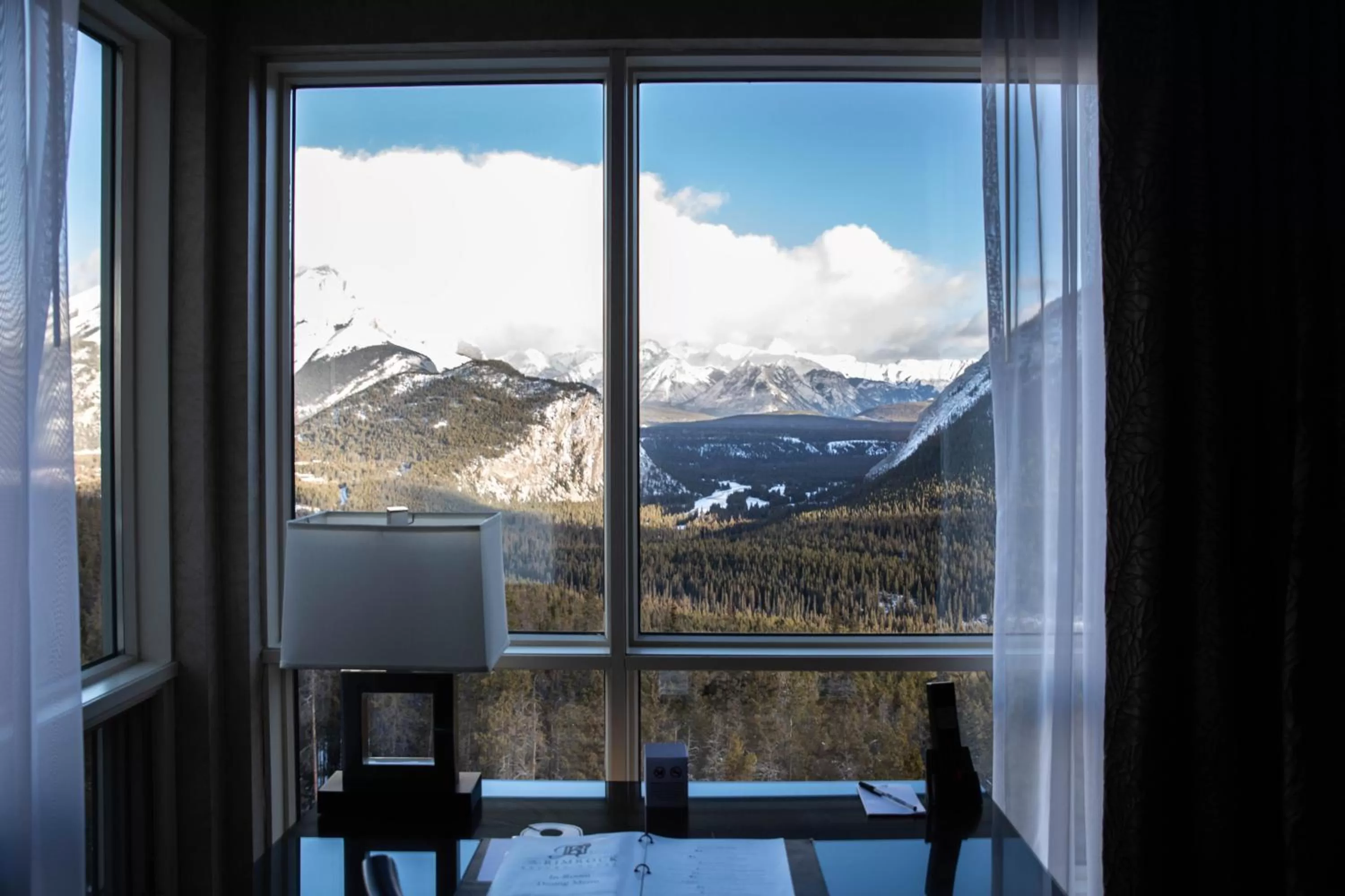 GrandView One Bedroom Suite: Valley Views, two Queen Beds And Sofa Bed in Rimrock Banff, Emblems Collection
