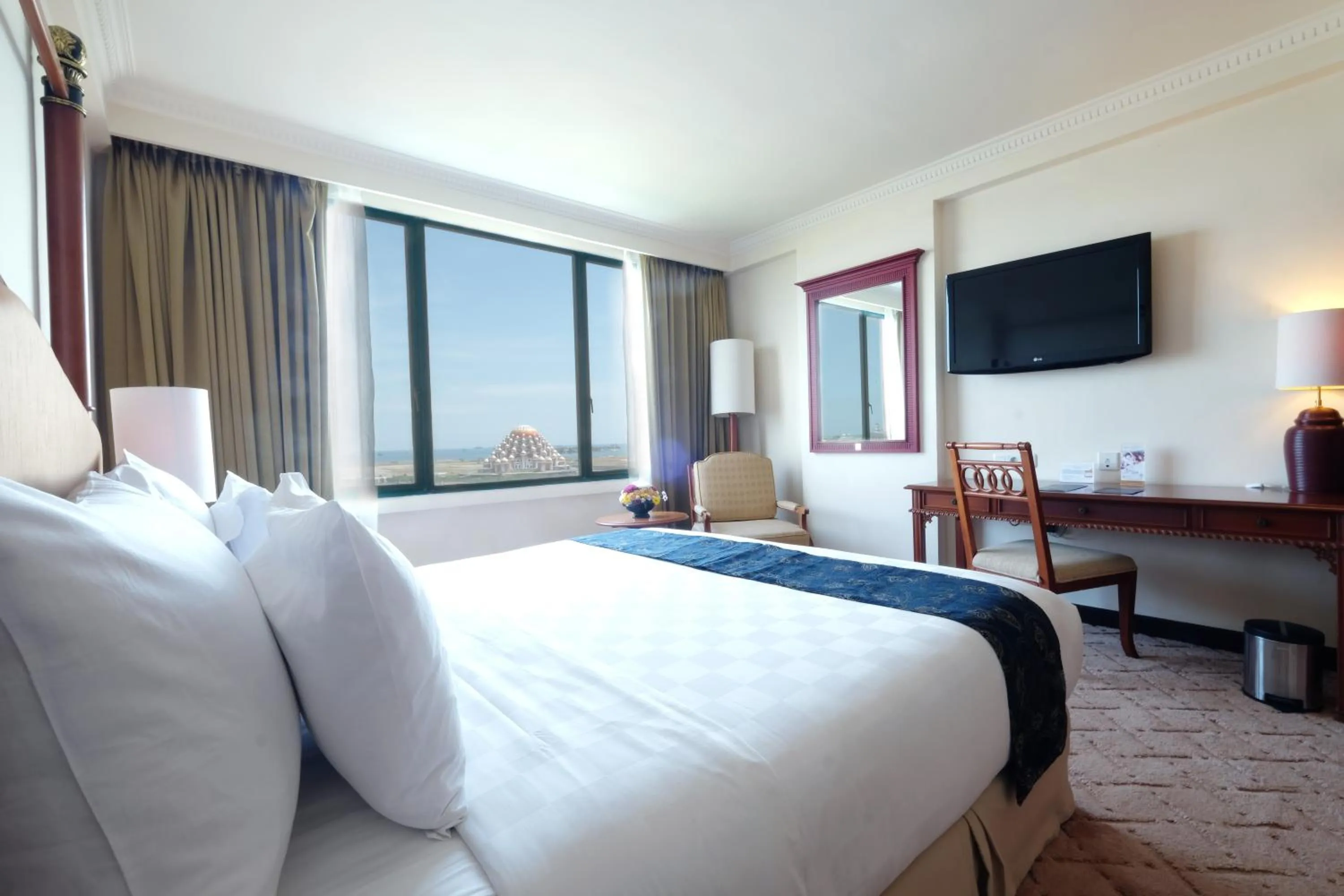 Aryaduta Suite Room in Aryaduta Makassar