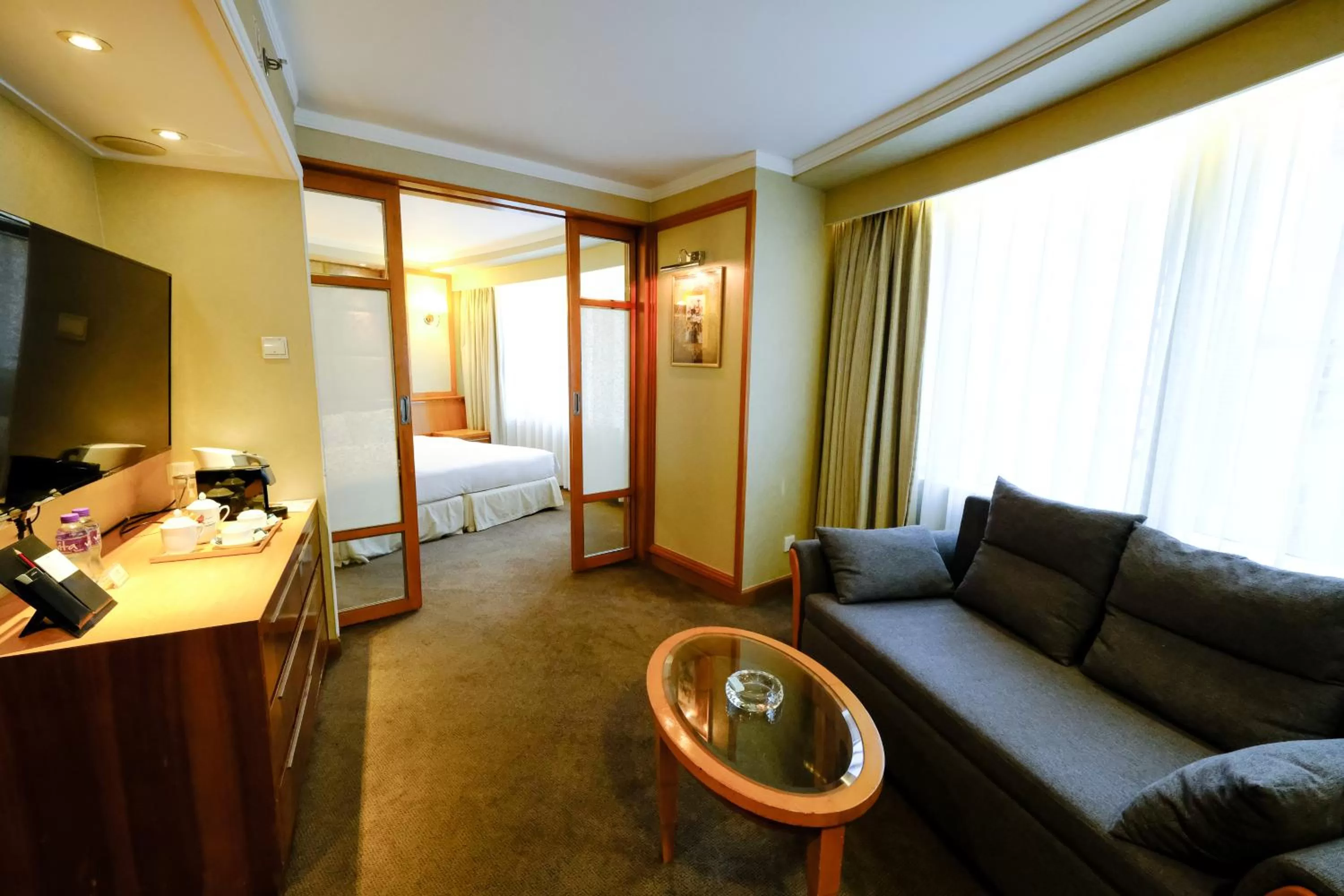 Standard Studio - King Bed with open area in South Pacific Hotel