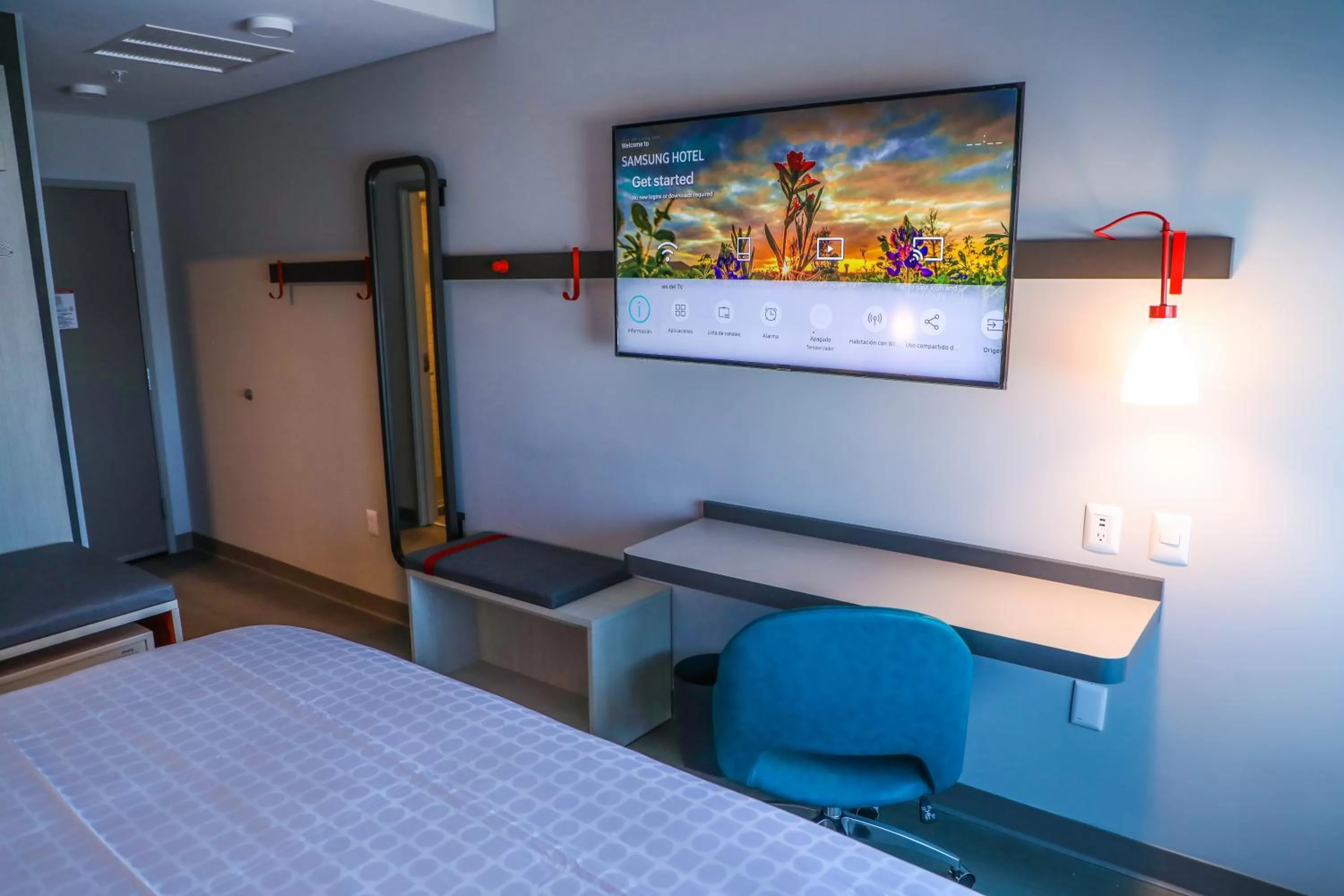 Standard King Room - Accessible in avid hotel - Fresnillo by IHG