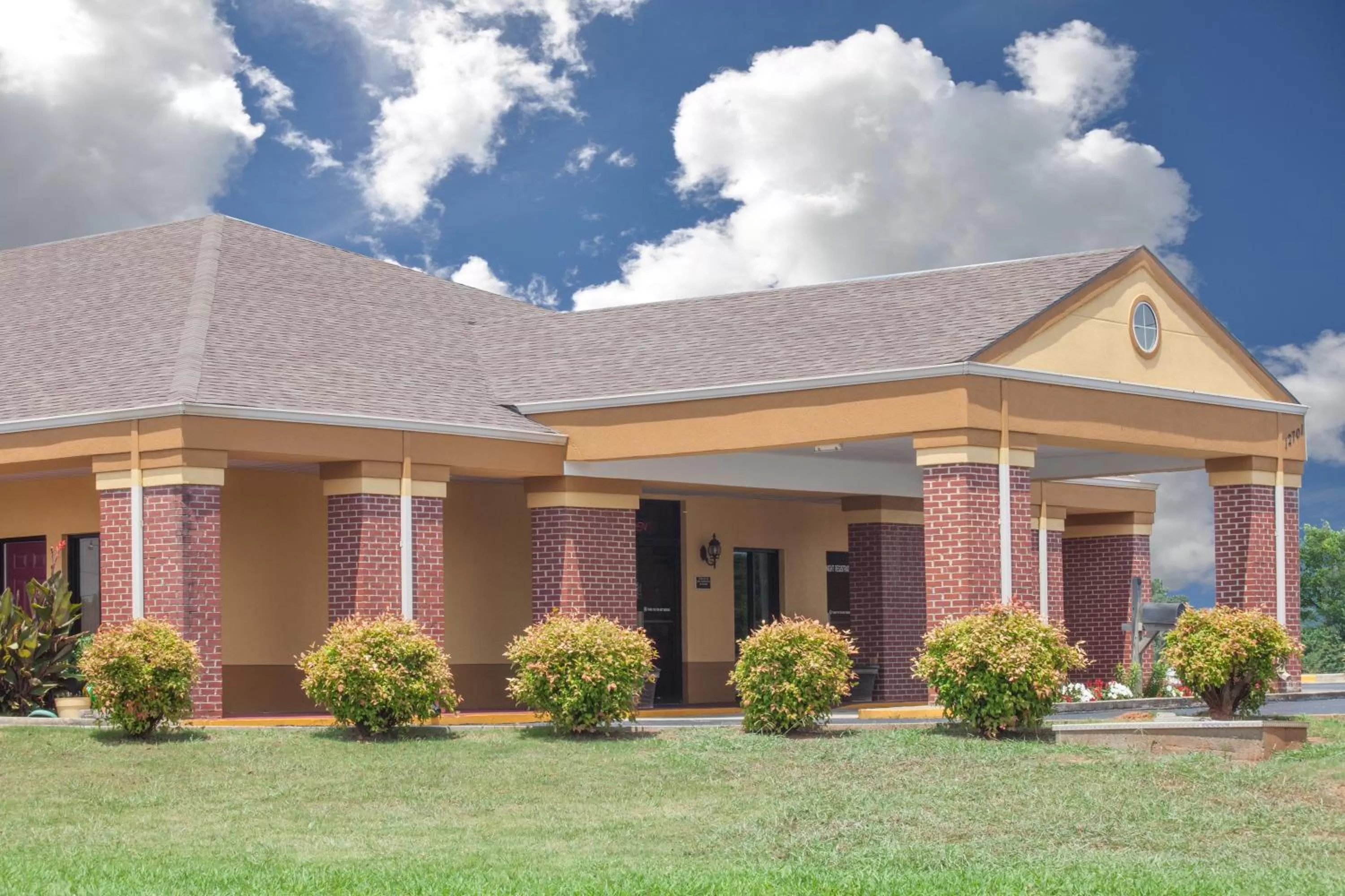 Deluxe Double Room with Two Double Beds - Non-Smoking in Days Inn by Wyndham Moulton