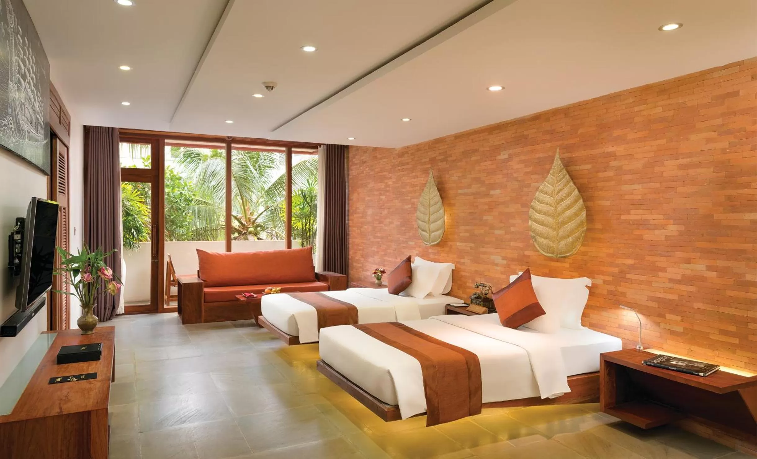 Luxury Twin Suite - Free USD20 Credit Spa in Golden Temple Residence