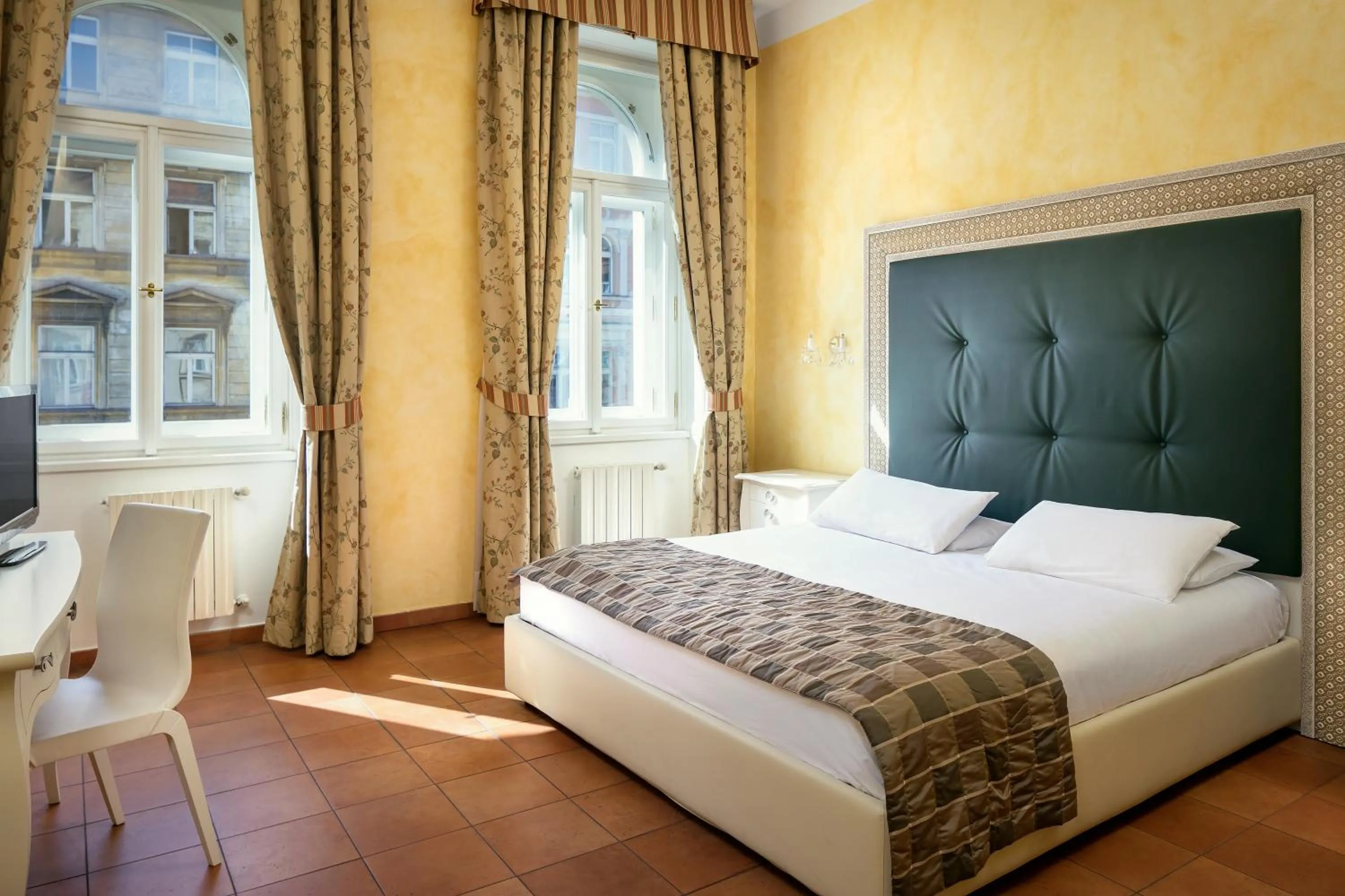 Superior Double or Twin Room in Hotel Caesar Prague