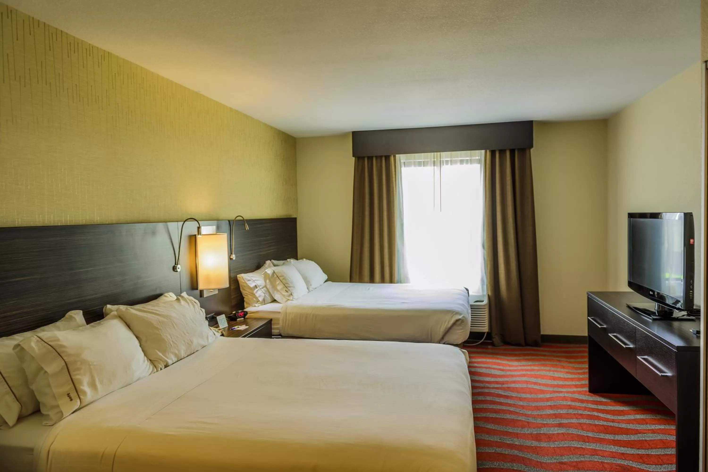 Double Suite with Two Double Beds and Microwave/Minifridge in Holiday Inn Express and Suites - Bradford by IHG