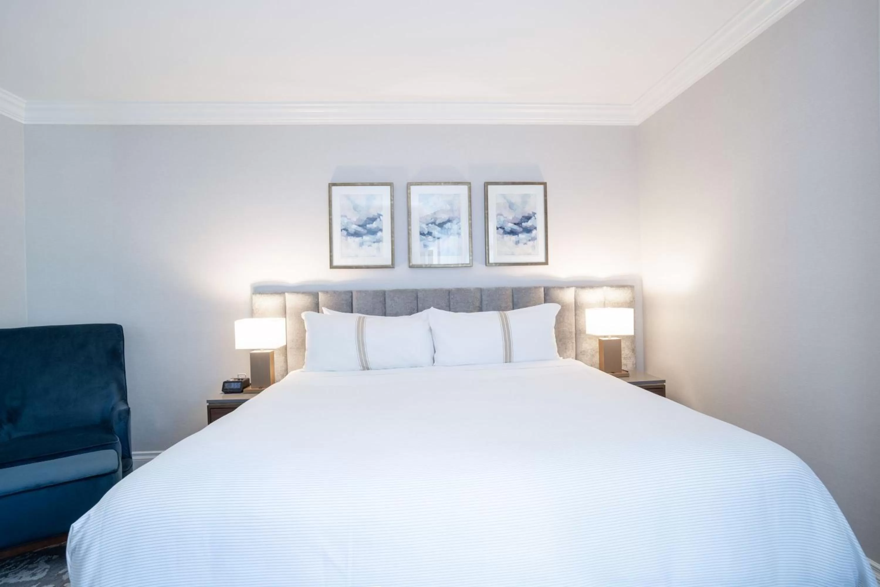 Executive Suite, 1 King Bed, Wet Bar in The Sutton Place Hotel Vancouver