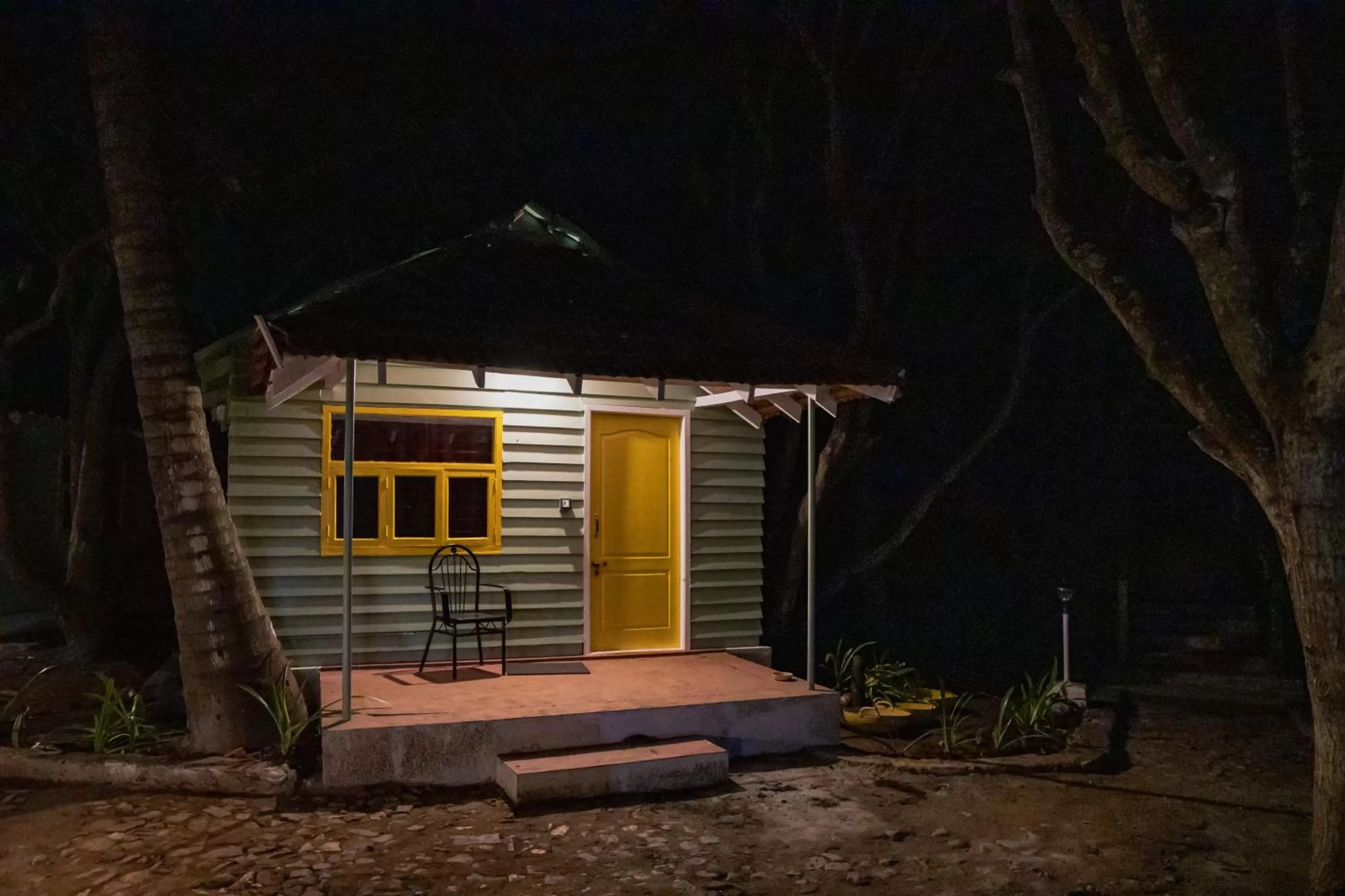 Bed in 6-Bed Mixed Dormitory Room in Commune18 Resort Chikmagalur