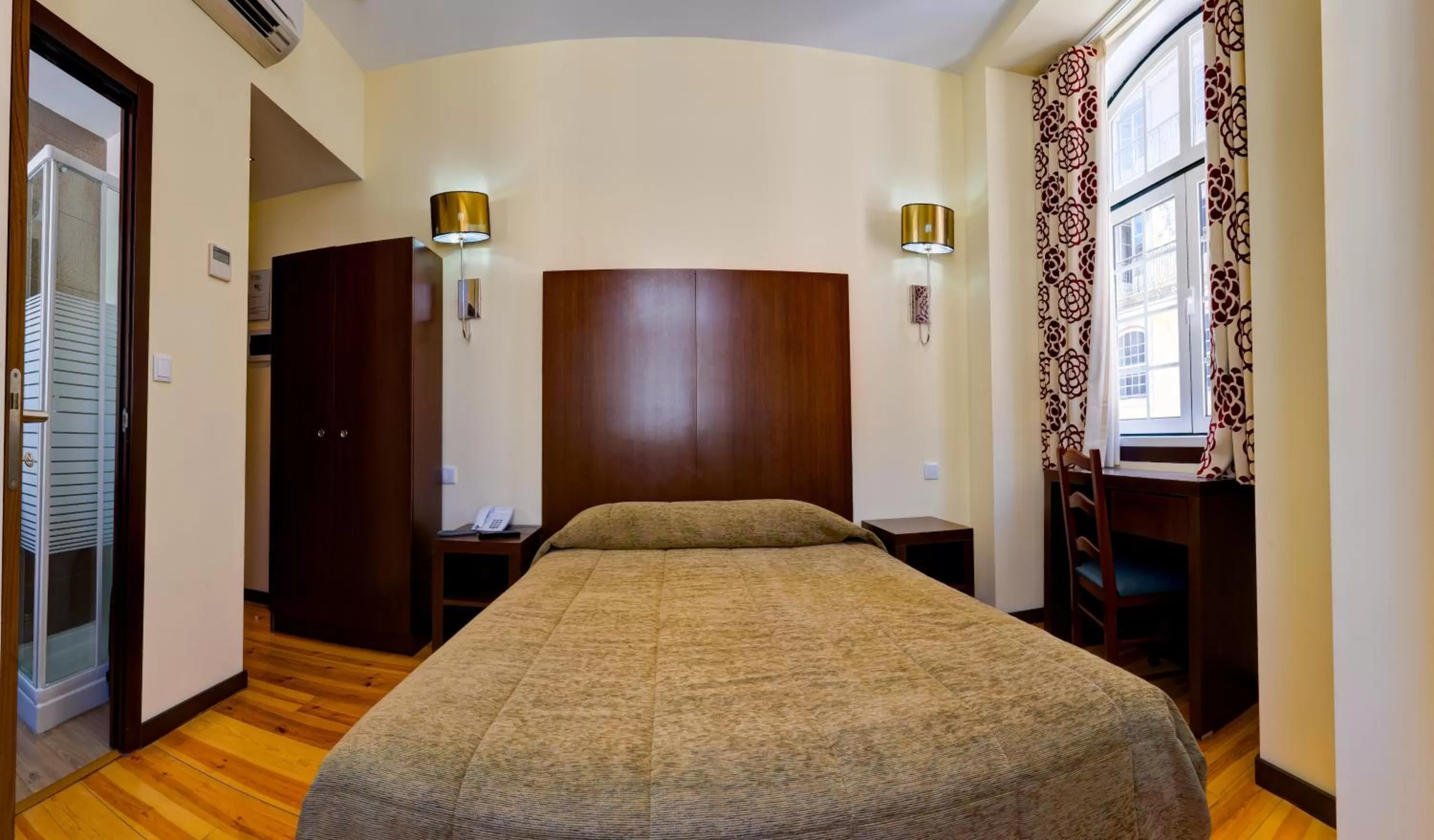 Single Room in Hotel Duas Nações