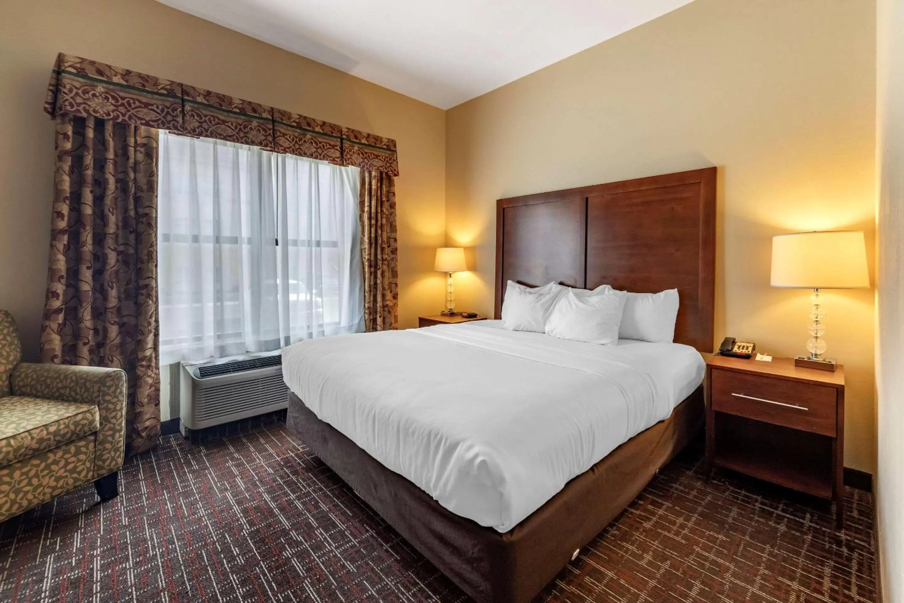 King Suite - Non-Smoking in Spark by Hilton Shawnee