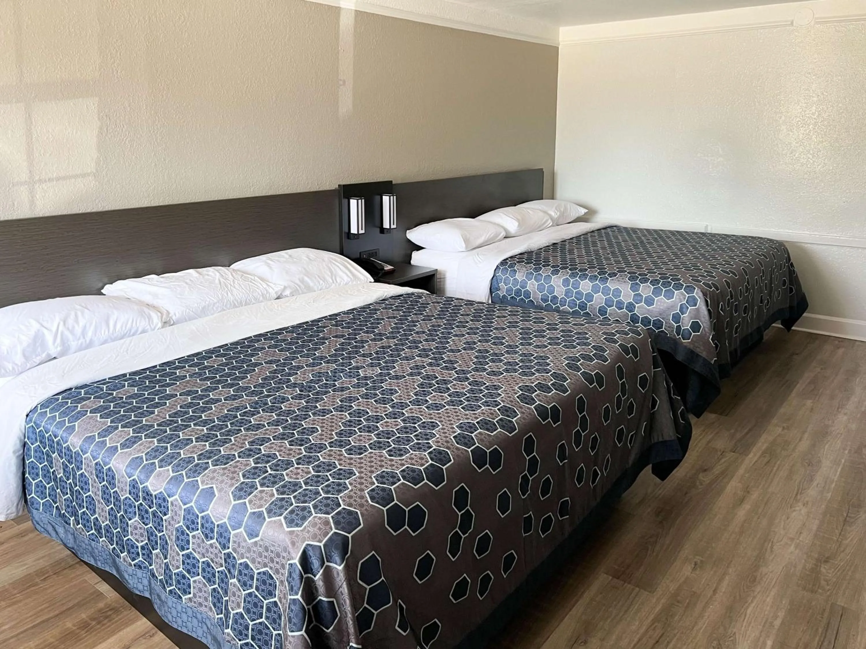 King Room with Two King Beds - Non-Smoking in Motel 6-Monroe, LA