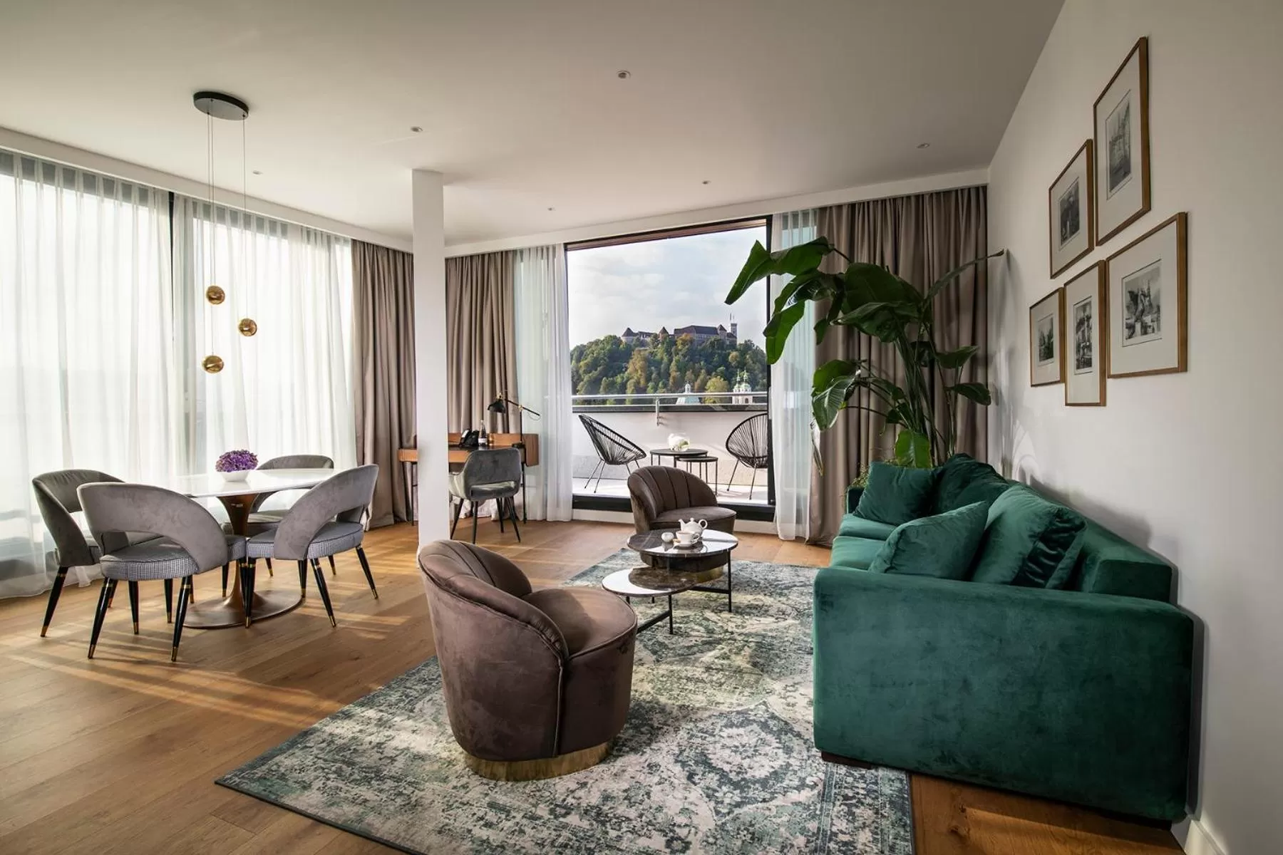 "Above the City" Suite with Terrace and Castle View in City Hotel Ljubljana